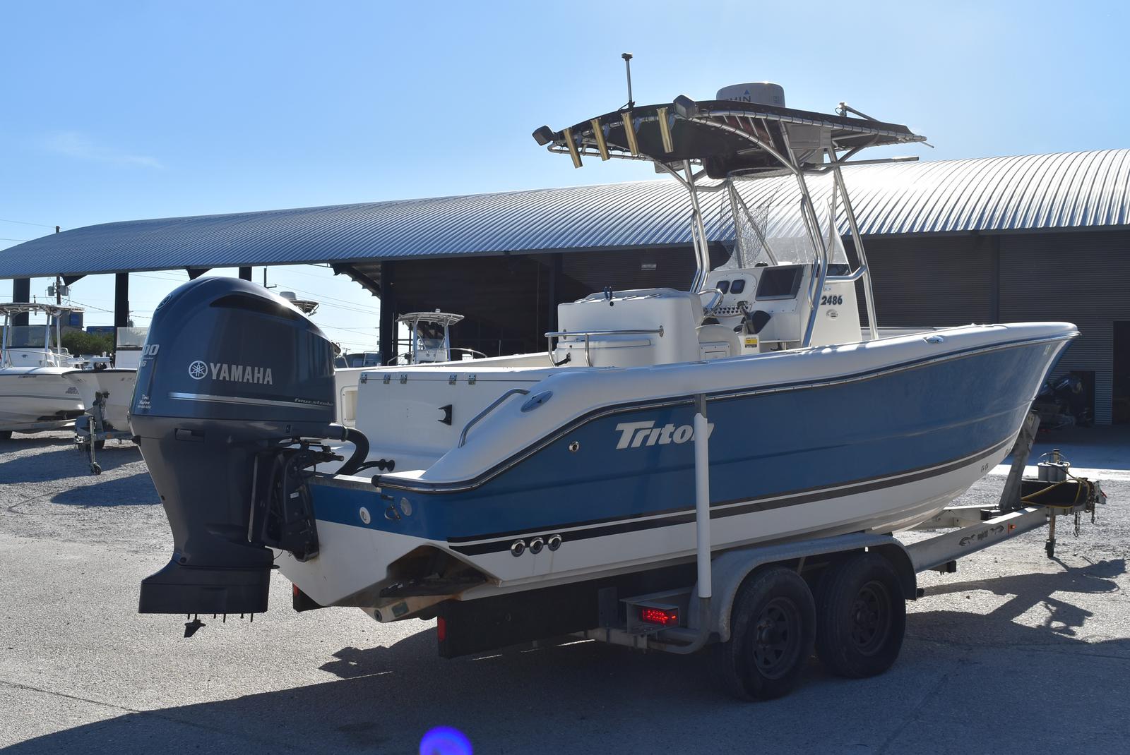 2006 Triton boat for sale, model of the boat is 2486 & Image # 3 of 24
