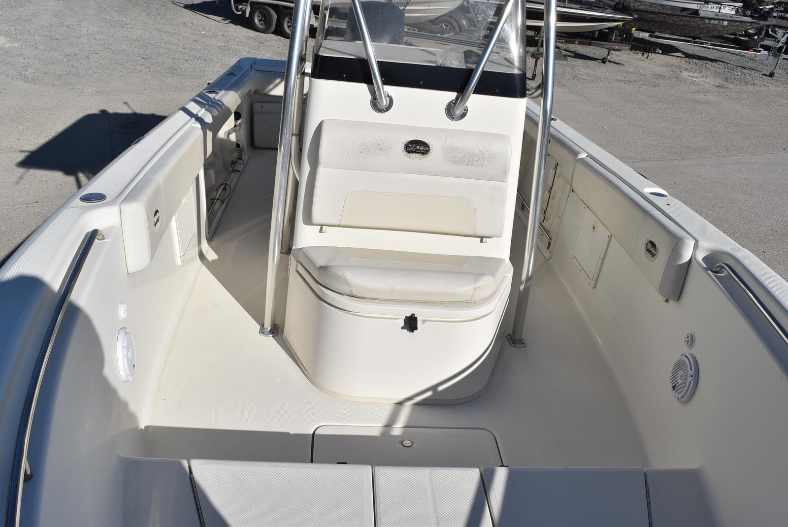 2006 Triton boat for sale, model of the boat is 2486 & Image # 6 of 24