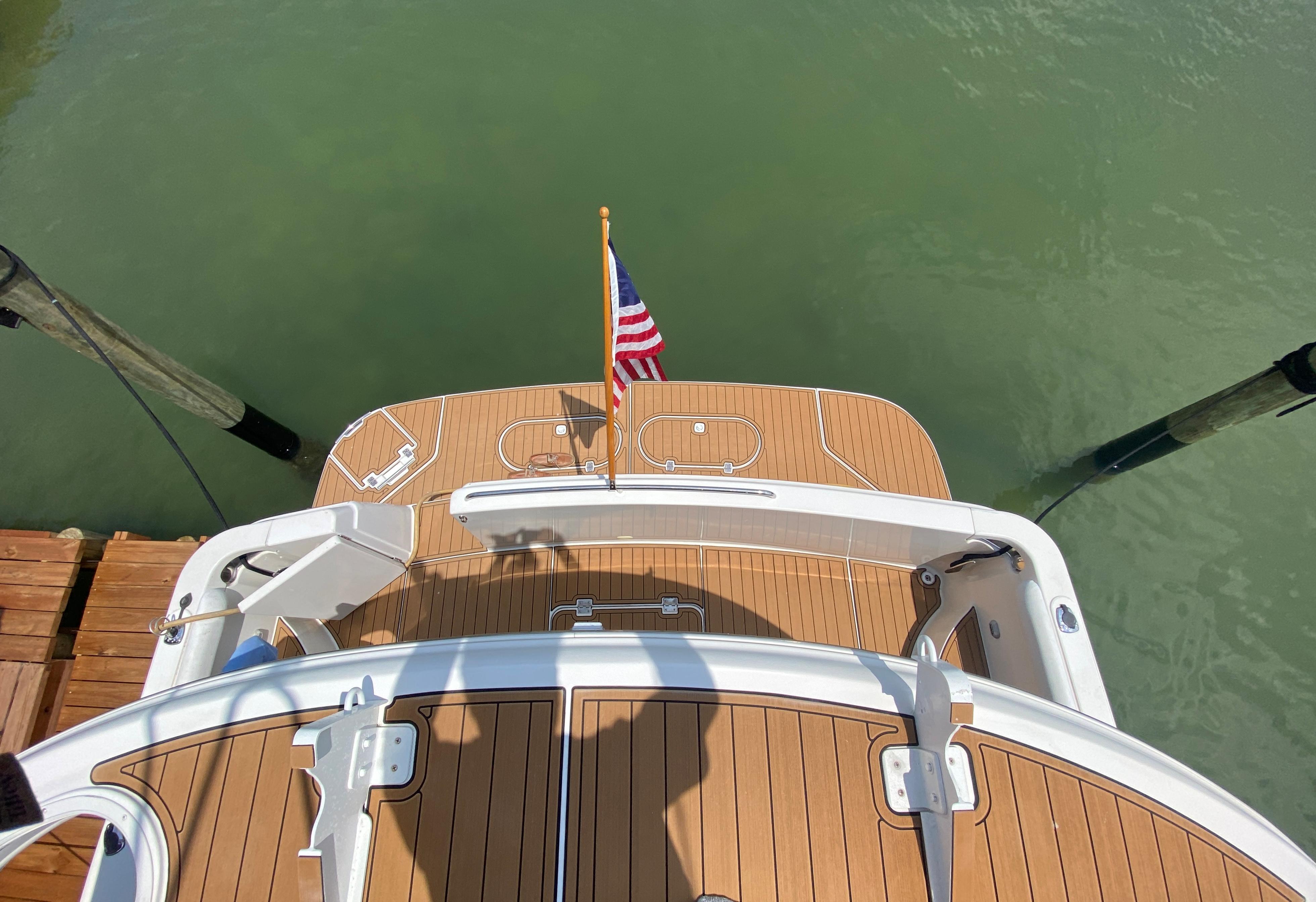 2004 Carver 460 Voyager