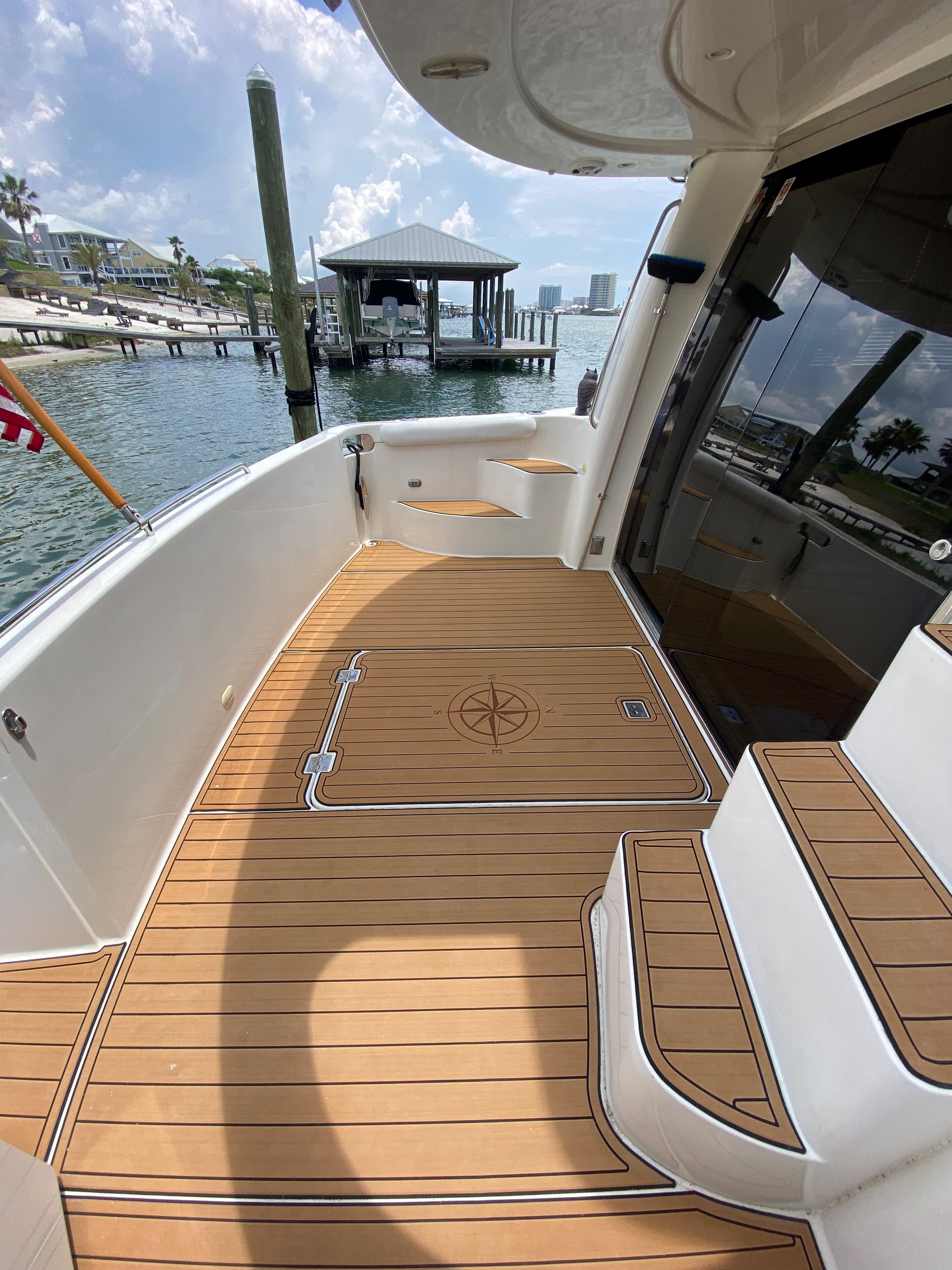 2004 Carver 460 Voyager
