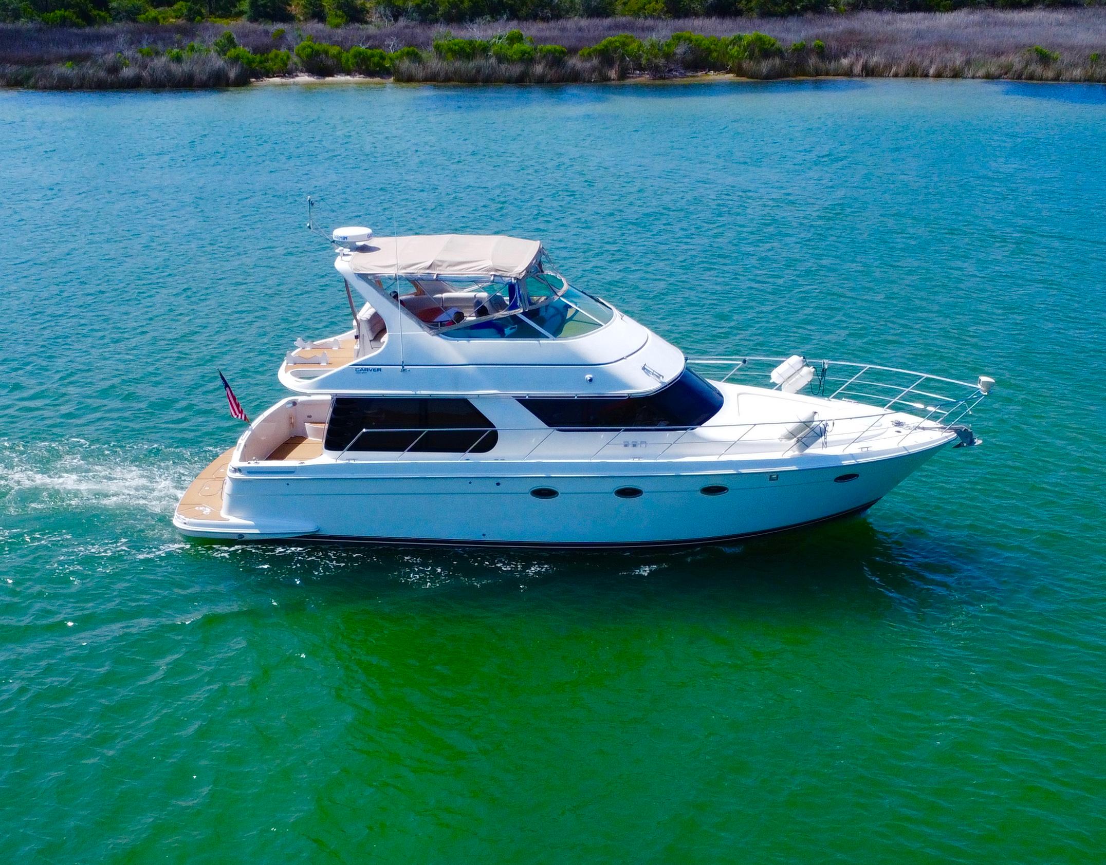 2004 Carver 460 Voyager