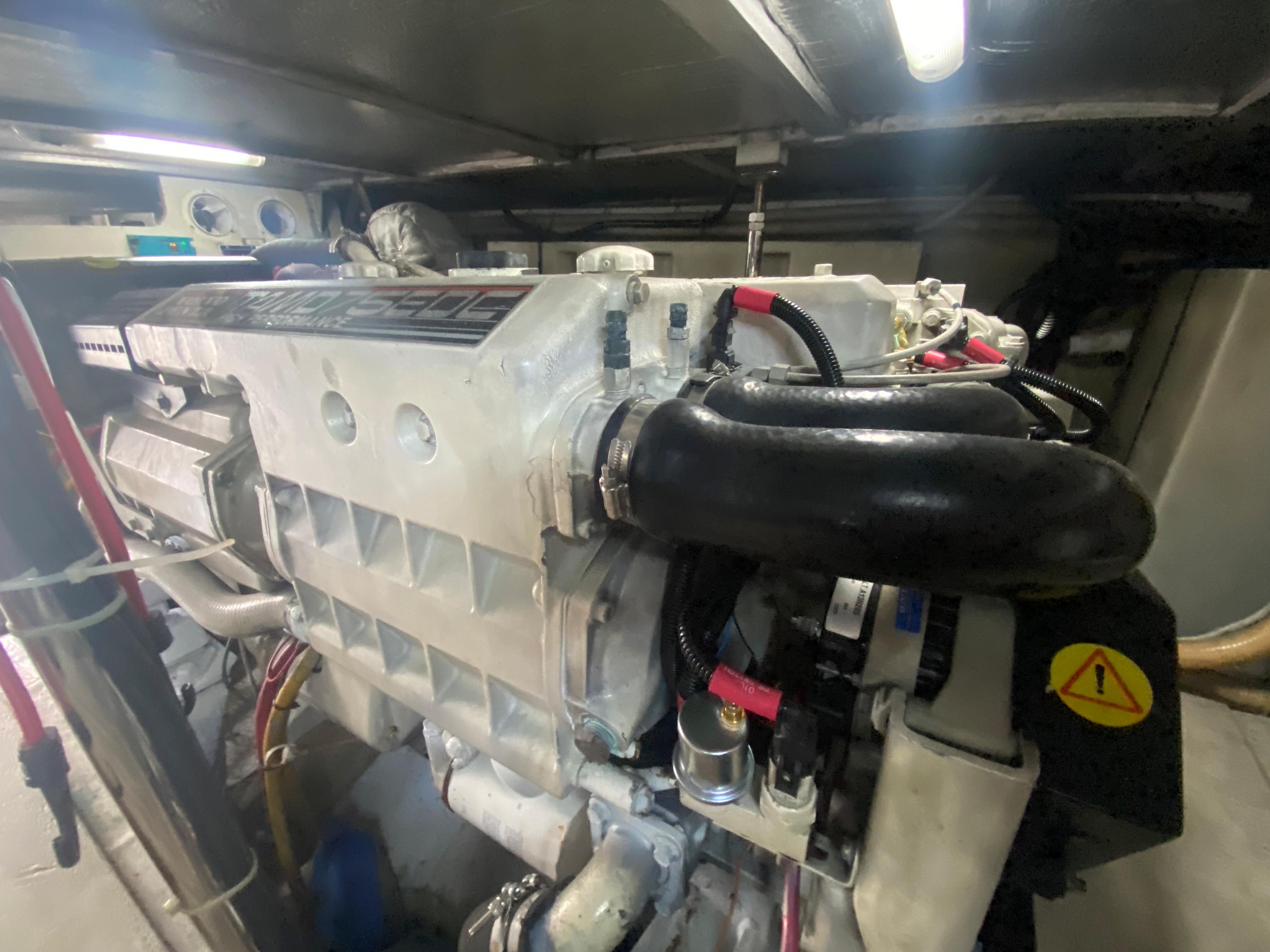 2004 Carver 460 Voyager