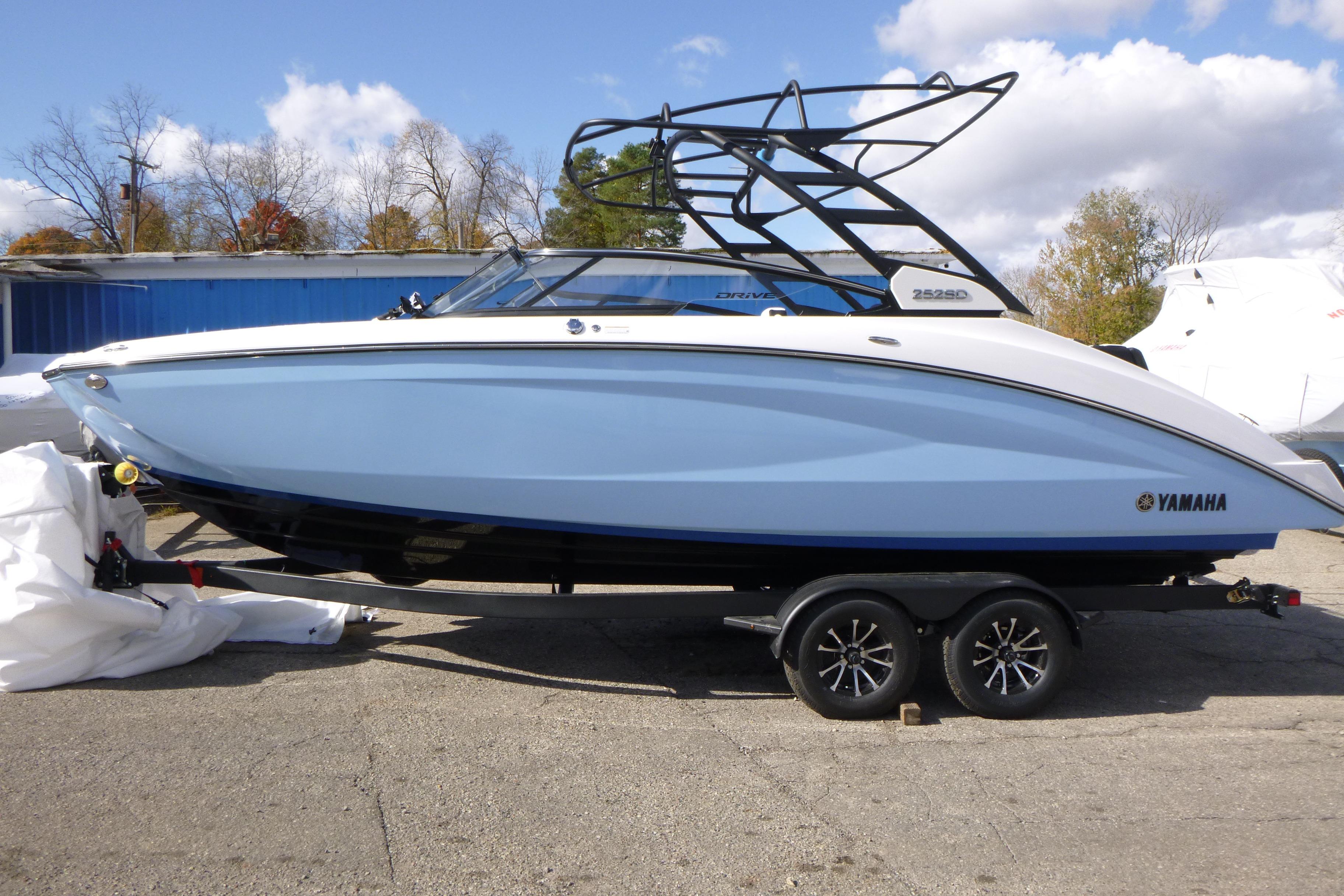 2026 Yamaha Boats 252SD Gallery