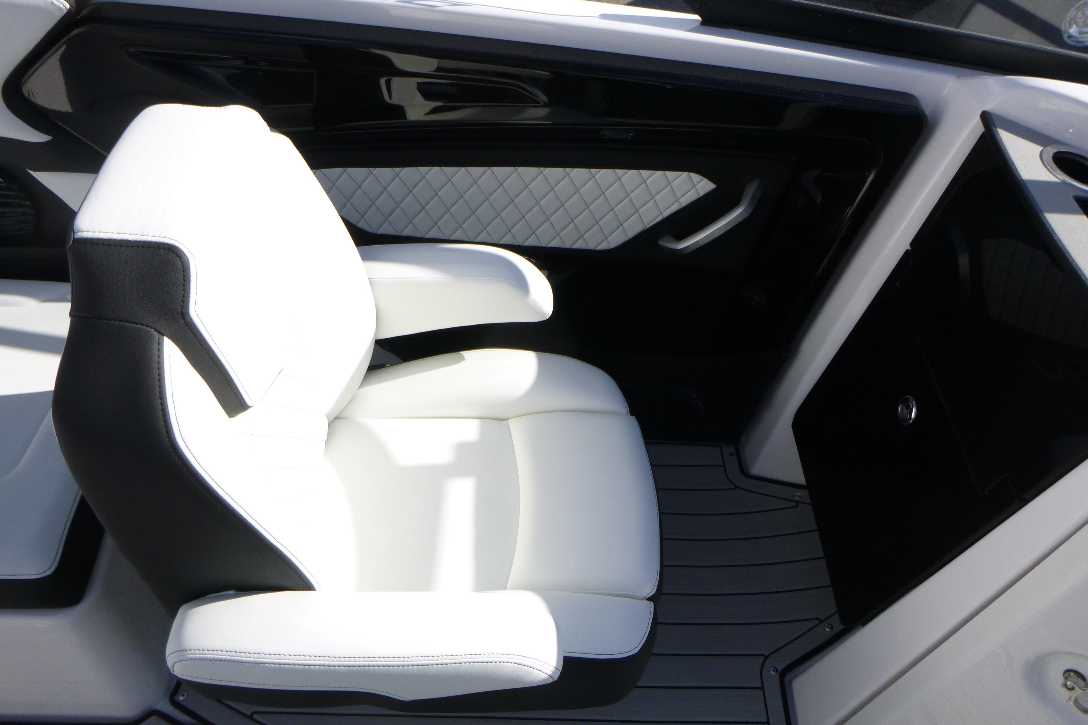 2026 Yamaha Boats 252SD Gallery