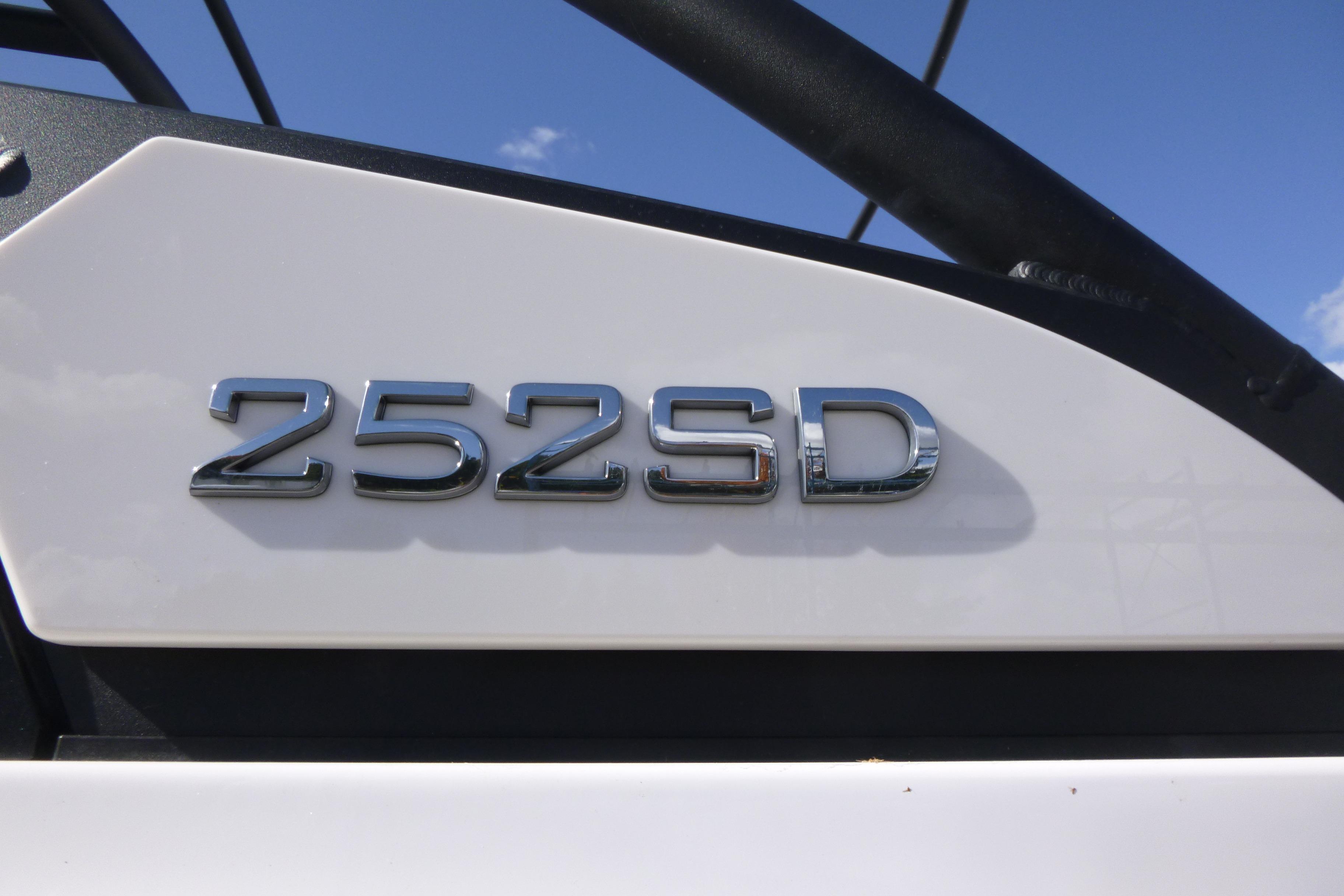 2026 Yamaha Boats 252SD Gallery