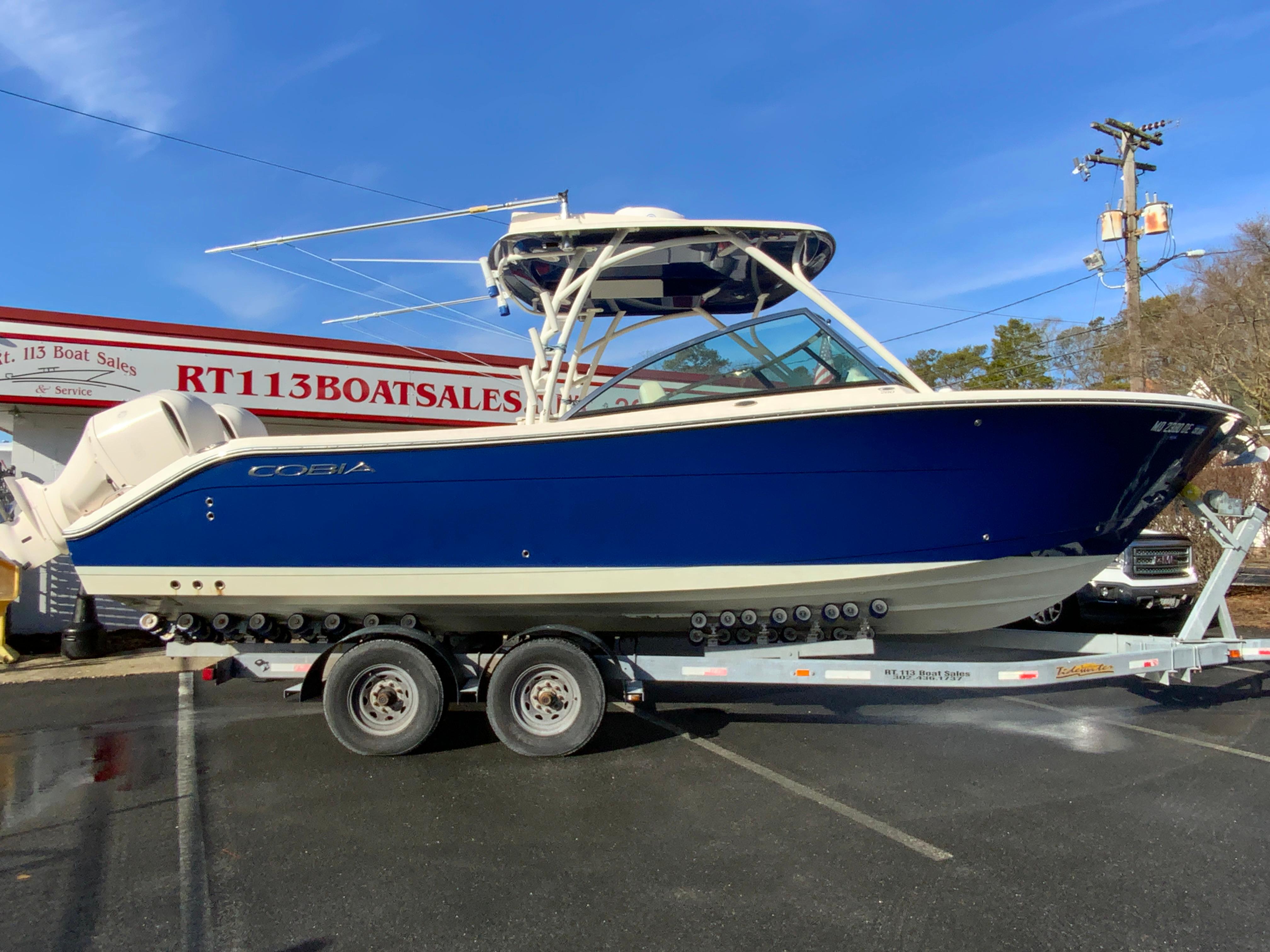 2019 Cobia 280 Dual Console