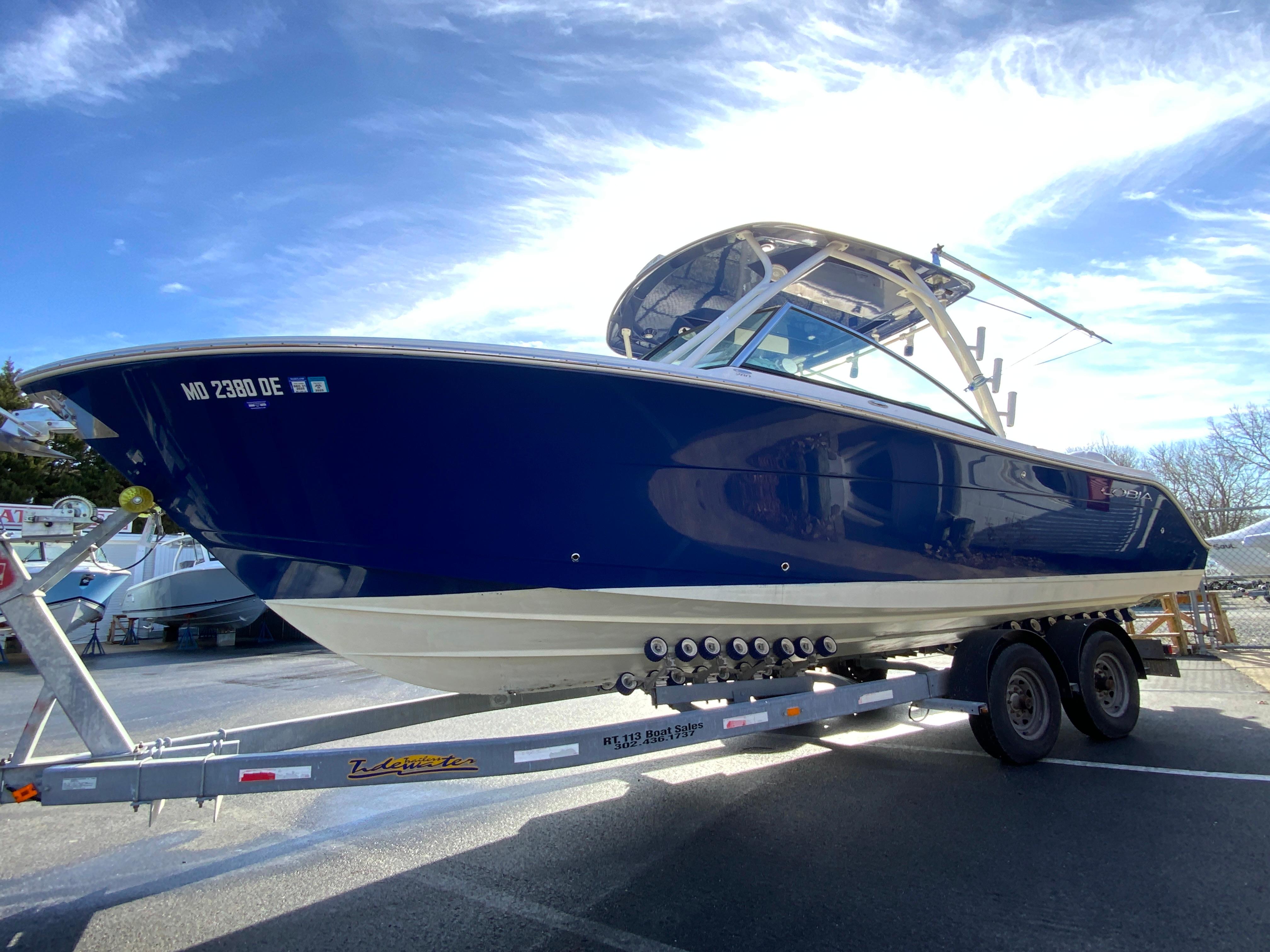 2019 Cobia 280 Dual Console-5