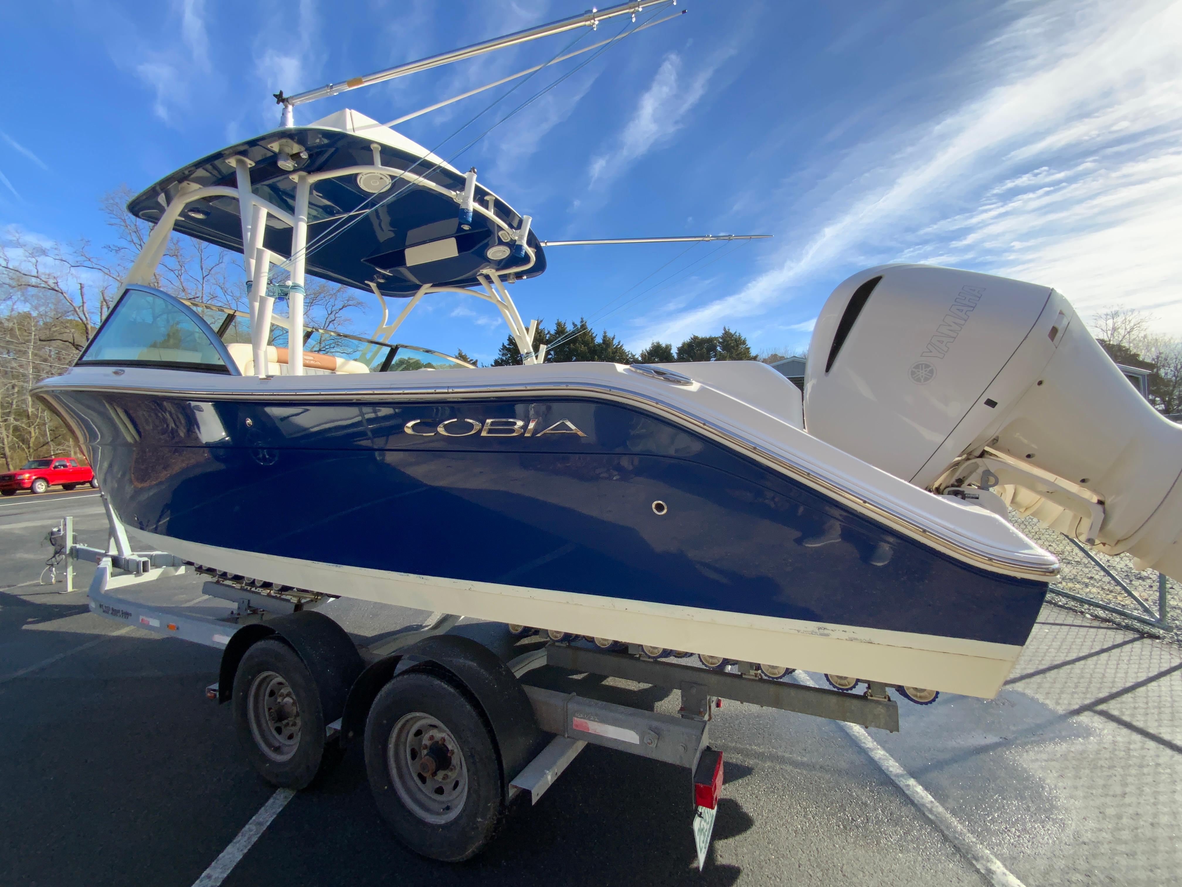 2019 Cobia 280 Dual Console-7