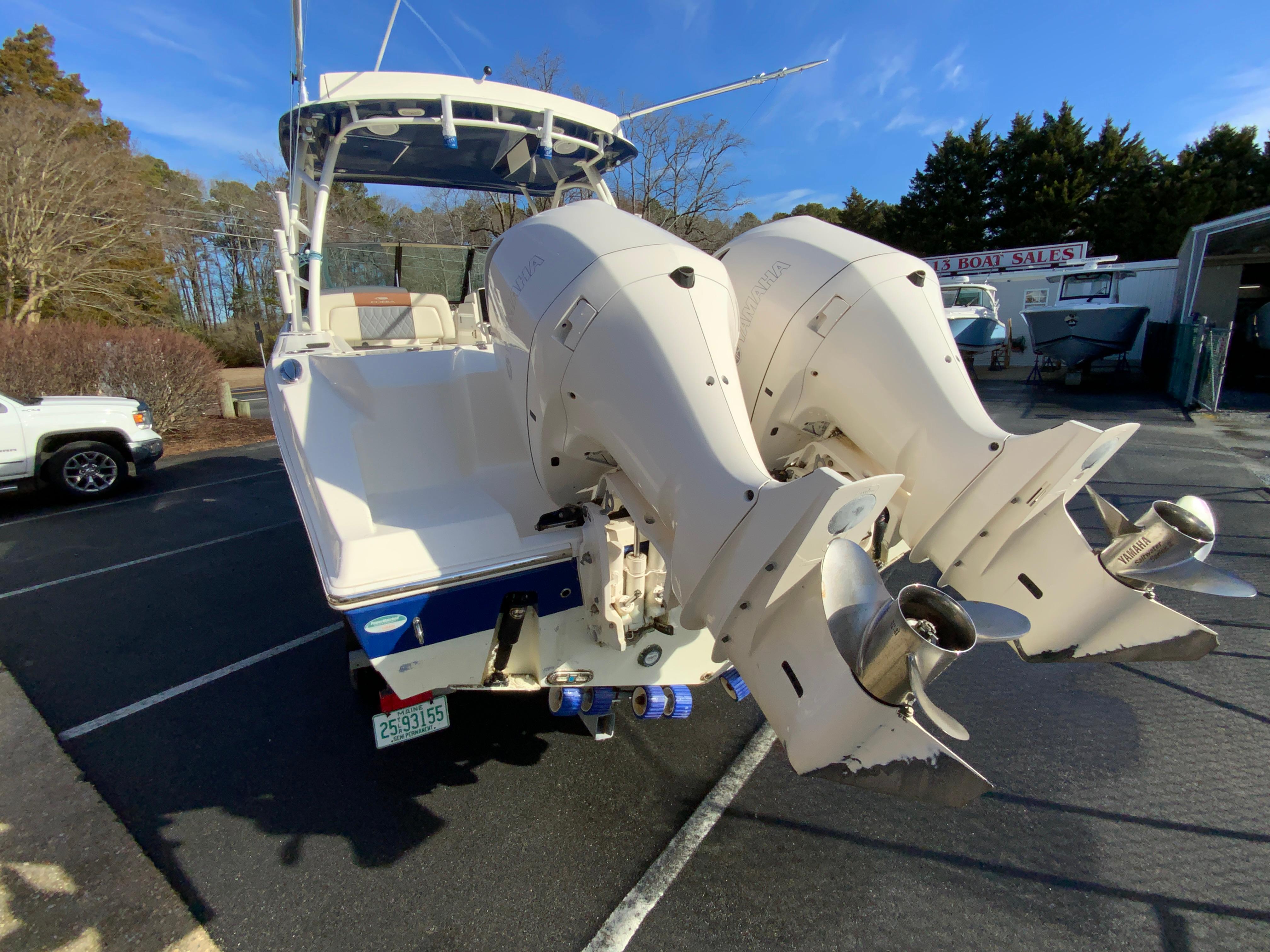 2019 Cobia 280 Dual Console-8