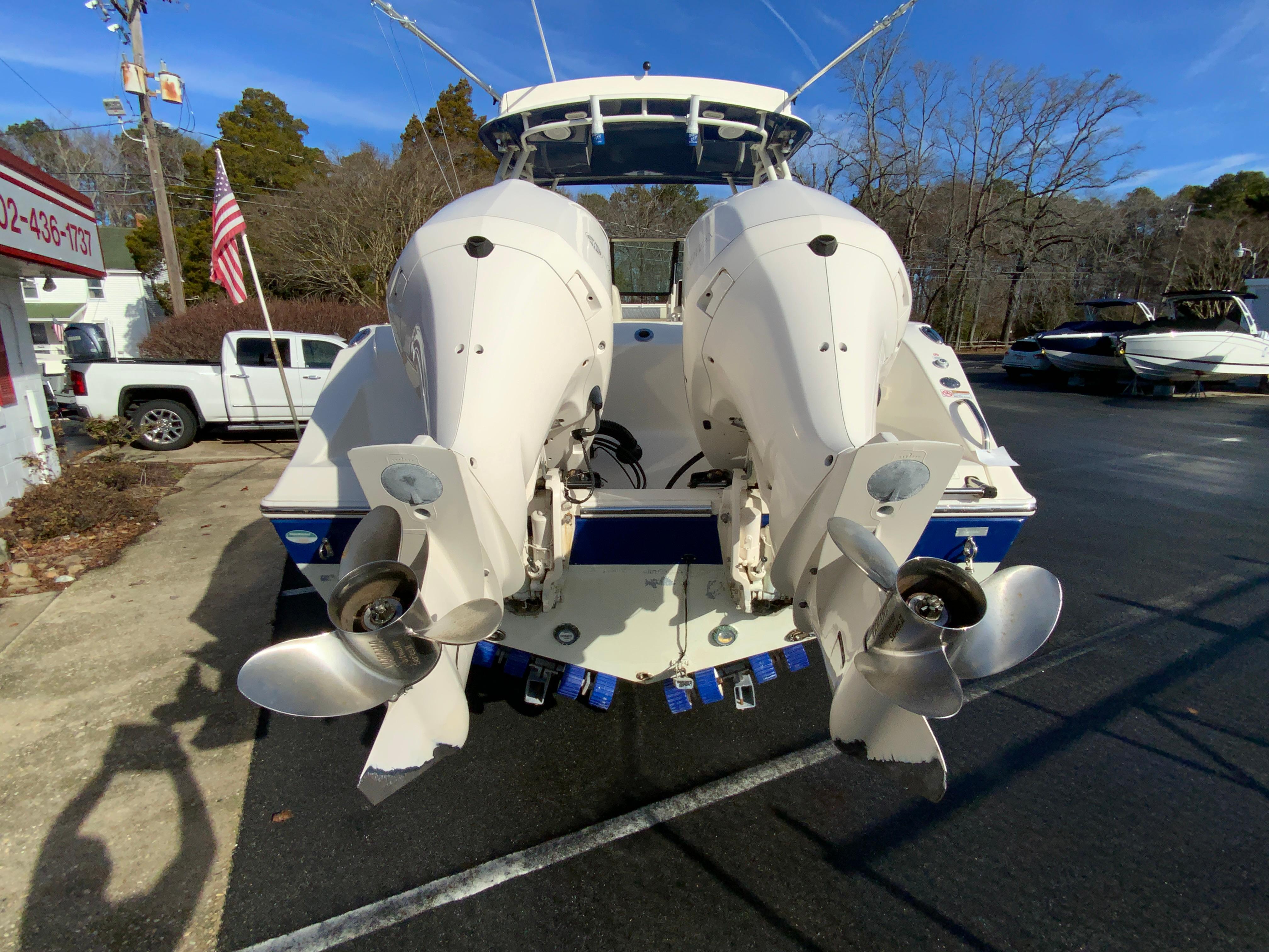 2019 Cobia 280 Dual Console-9