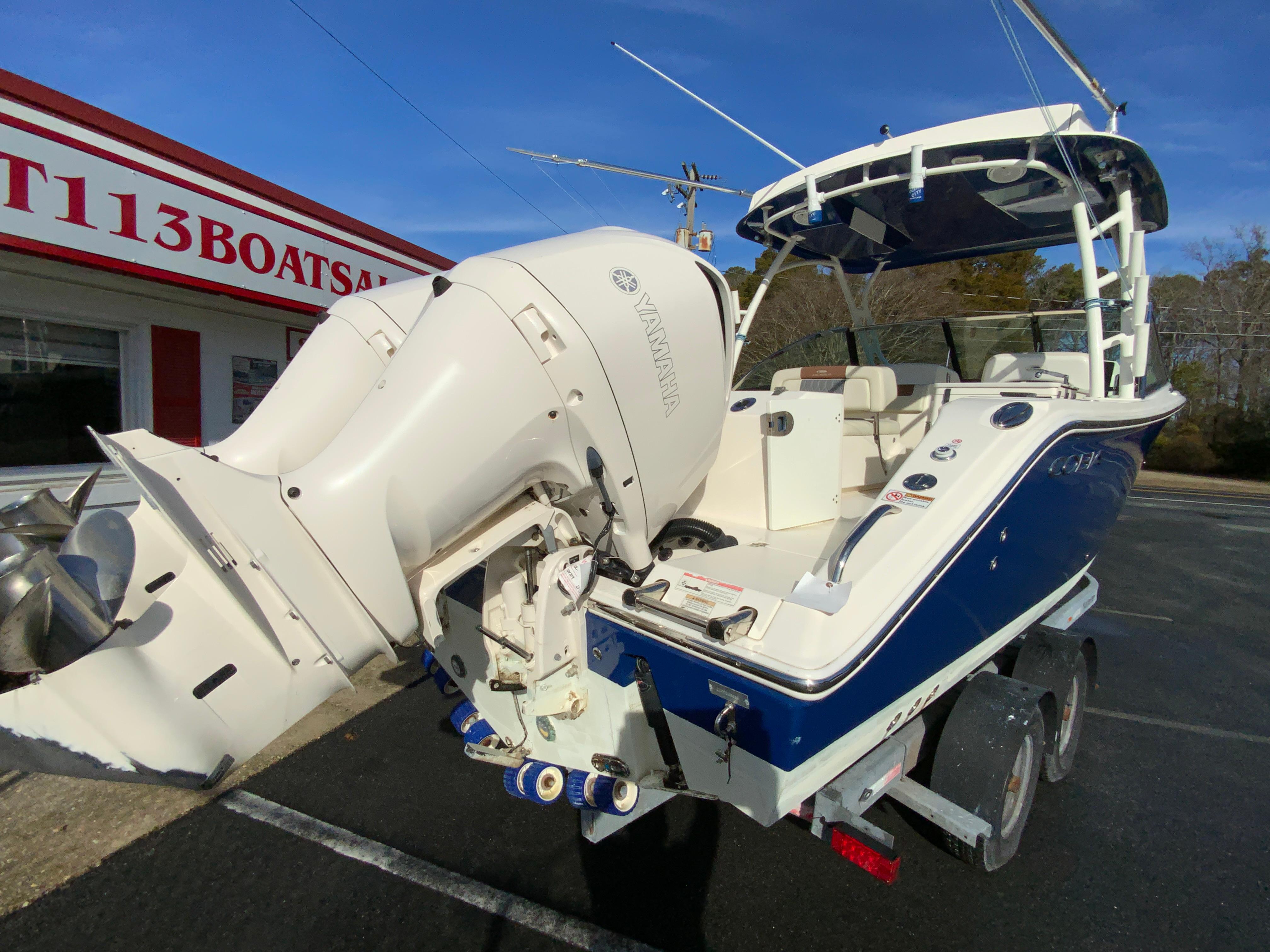 2019 Cobia 280 Dual Console-10