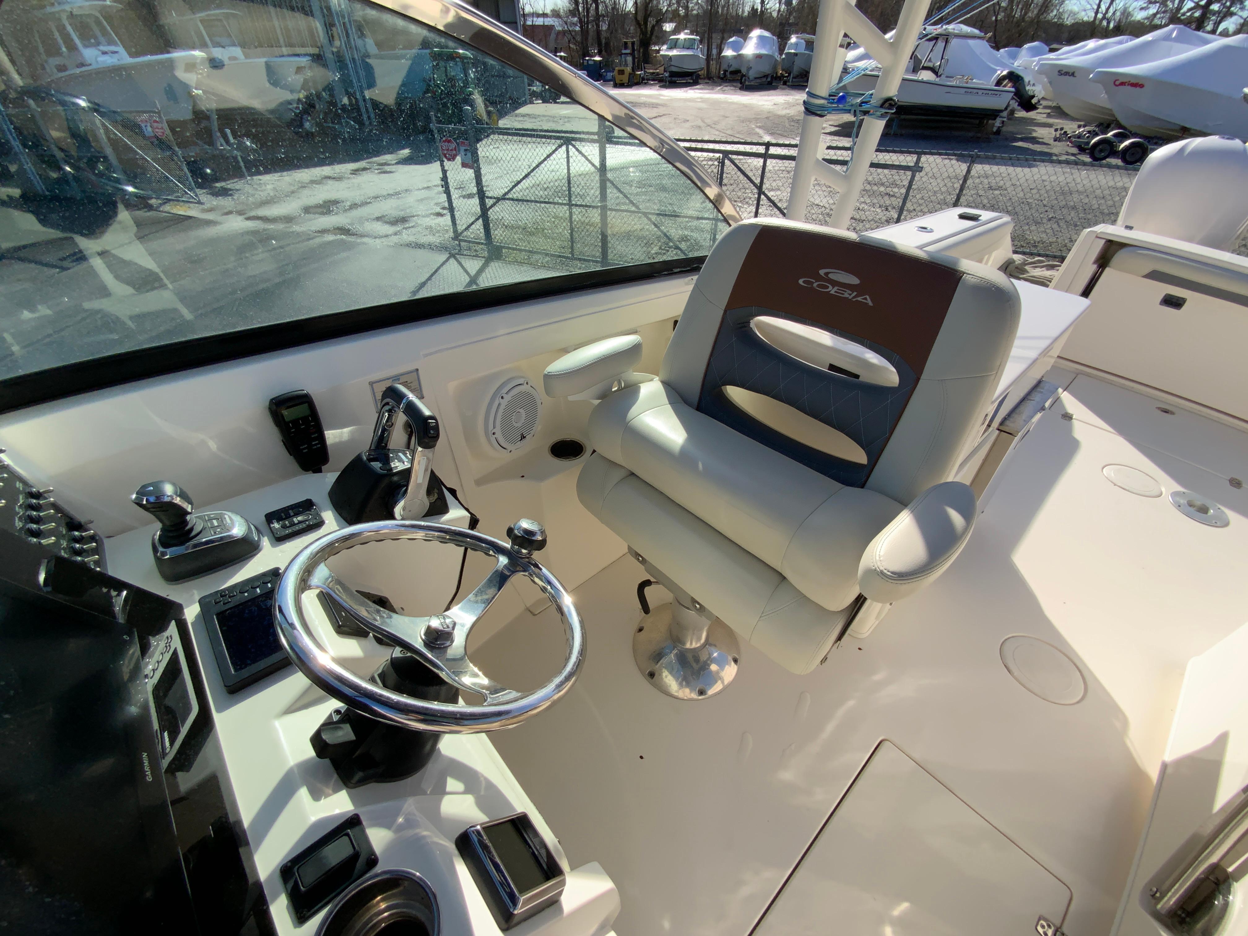 2019 Cobia 280 Dual Console-18