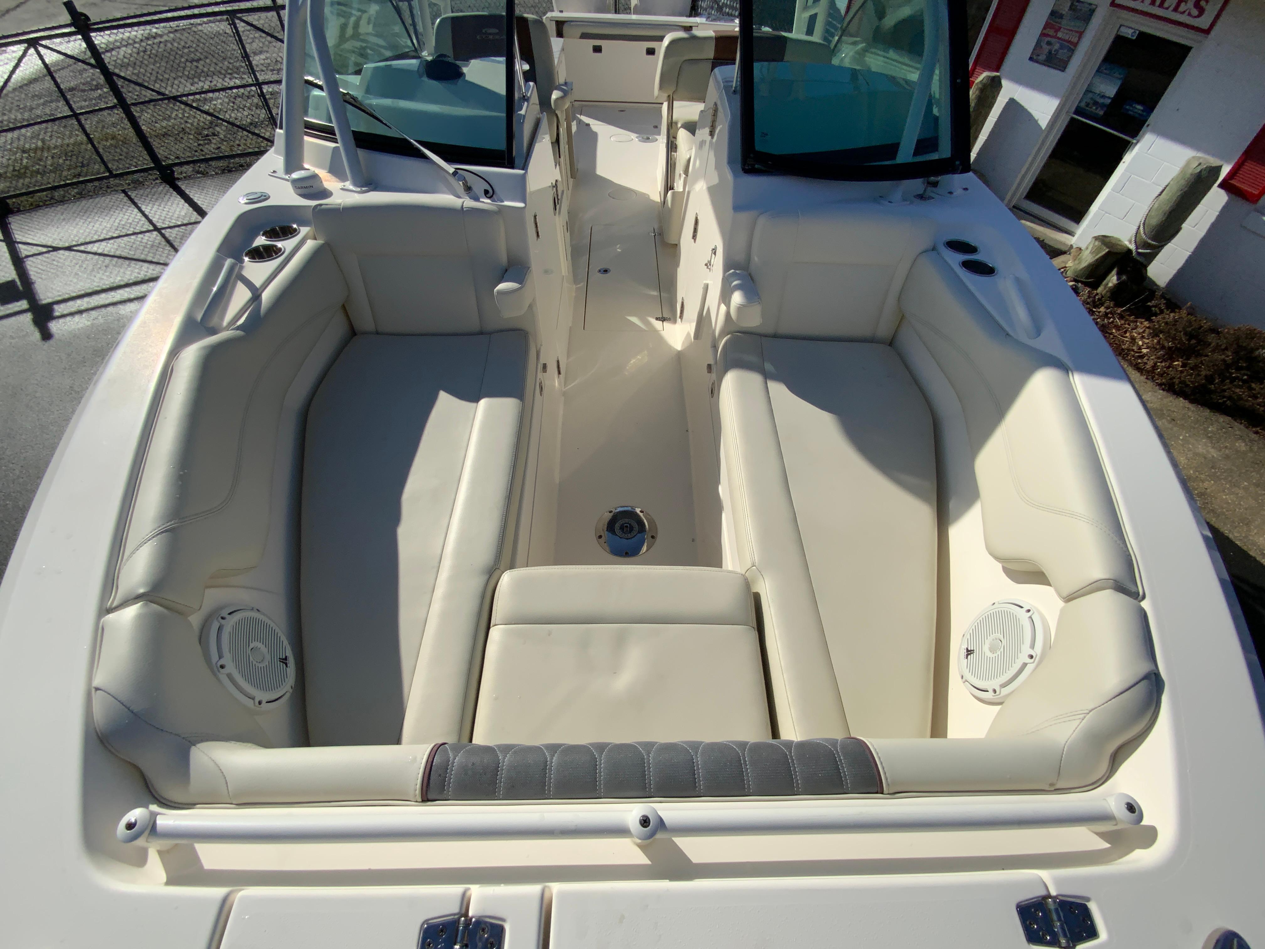 2019 Cobia 280 Dual Console-24