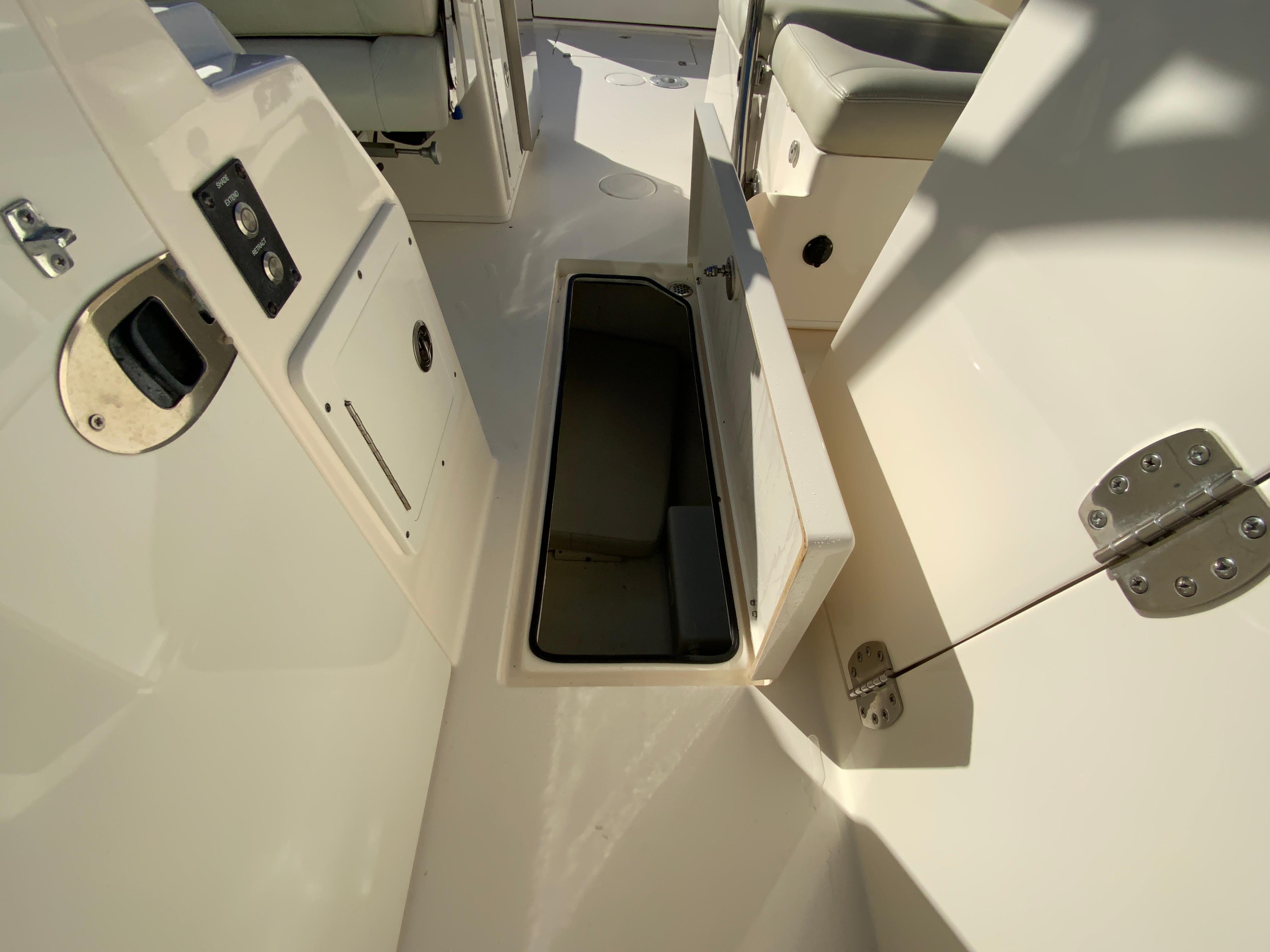 2019 Cobia 280 Dual Console-28