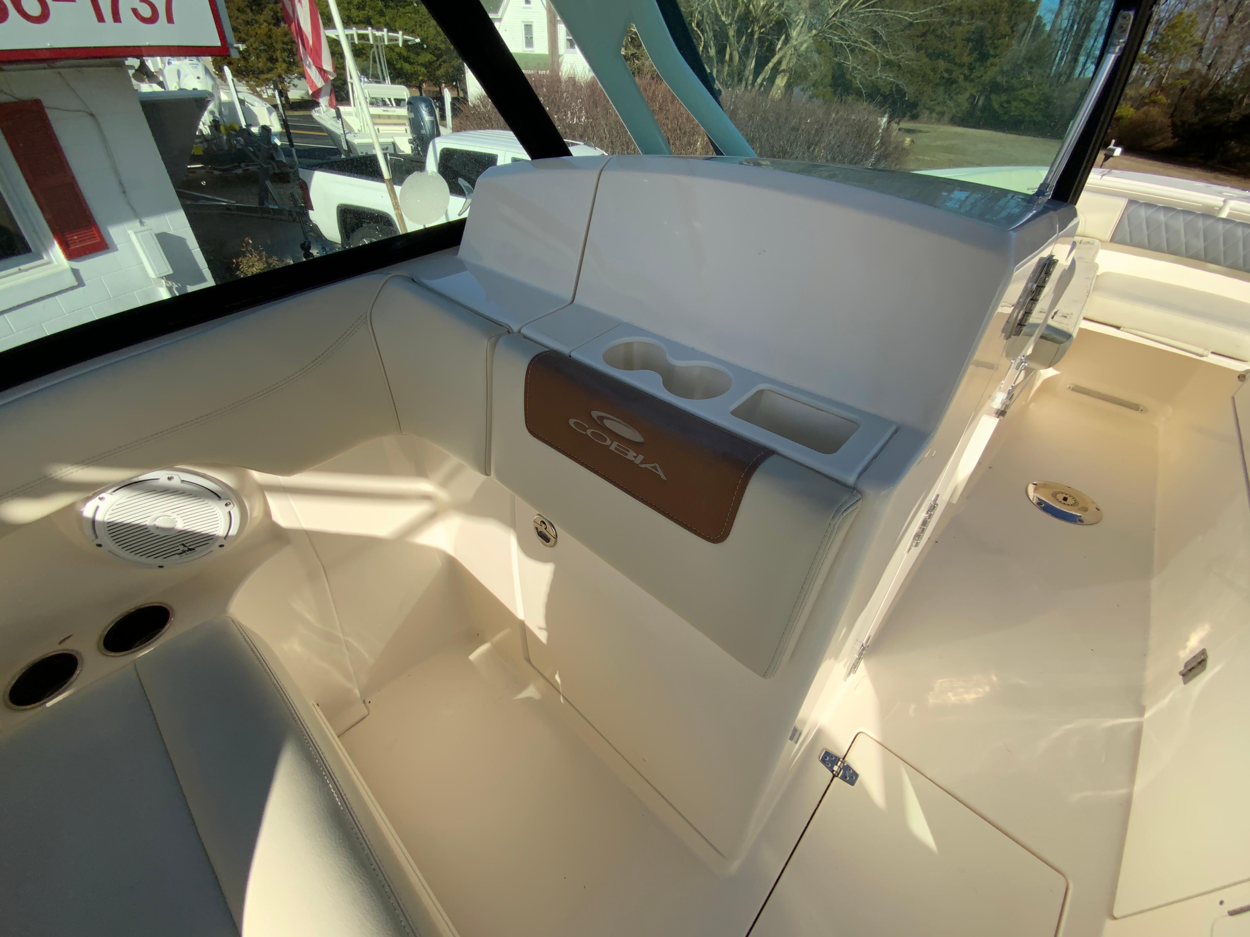 2019 Cobia 280 Dual Console-29