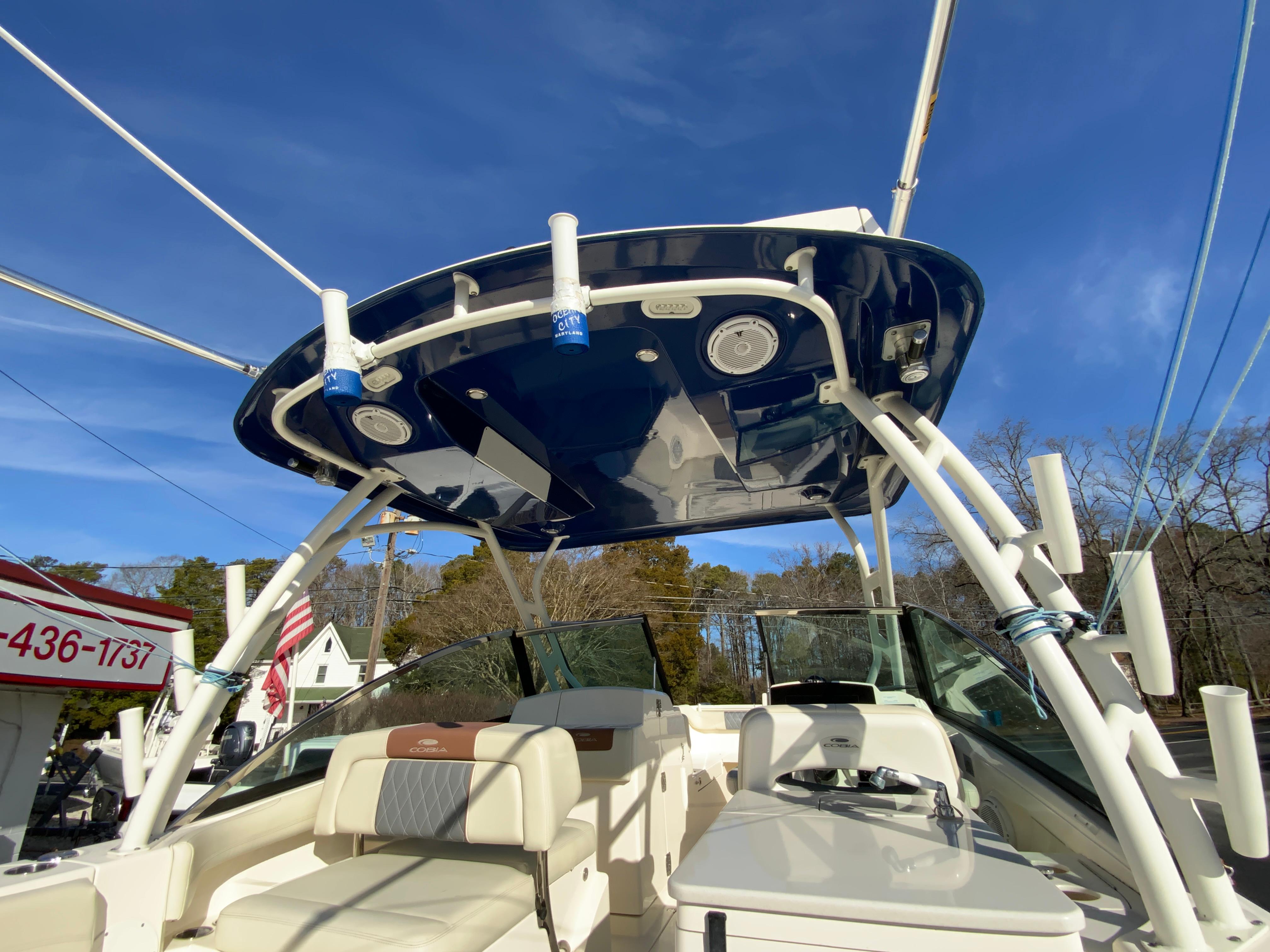 2019 Cobia 280 Dual Console-37