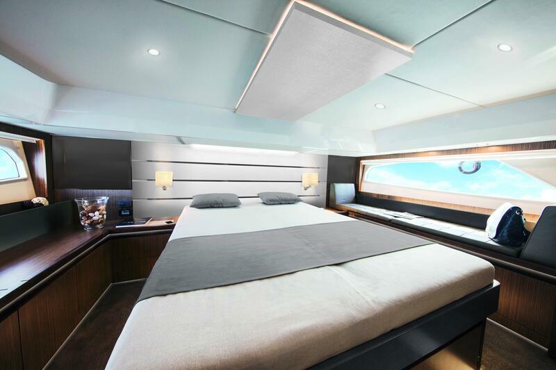 Sealine F530 style=