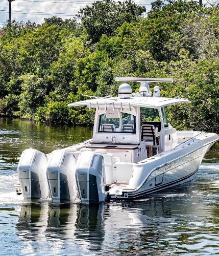 2022 HCB 42 Lujo-Wake Turbulence-Profile