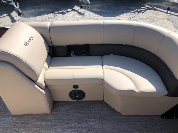 2021 Bentley boat for sale, model of the boat is 200 Navigator & Image # 11 of 31