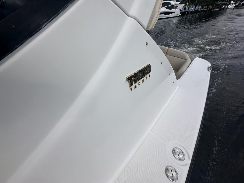 2008 Tiara 3500 Sovran