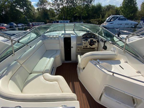 2002 Rinker 270 Fiesta Vee