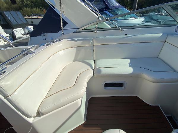 2002 Rinker 270 Fiesta Vee