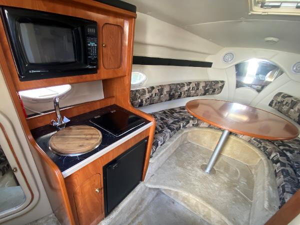 2002 Rinker 270 Fiesta Vee