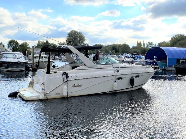2002 Rinker 270 Fiesta Vee
