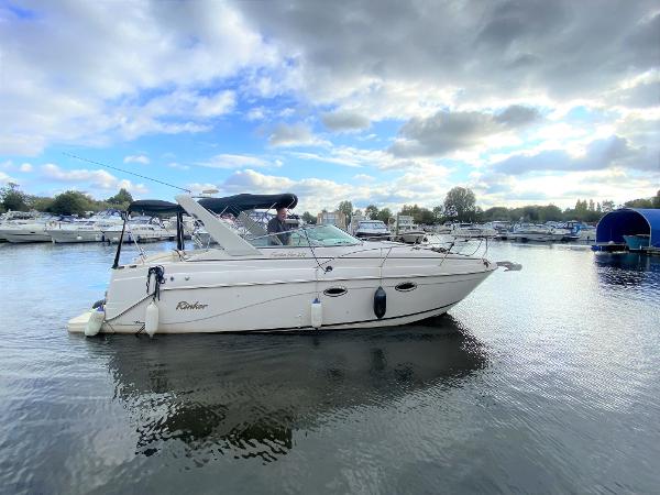 2002 Rinker 270 Fiesta Vee