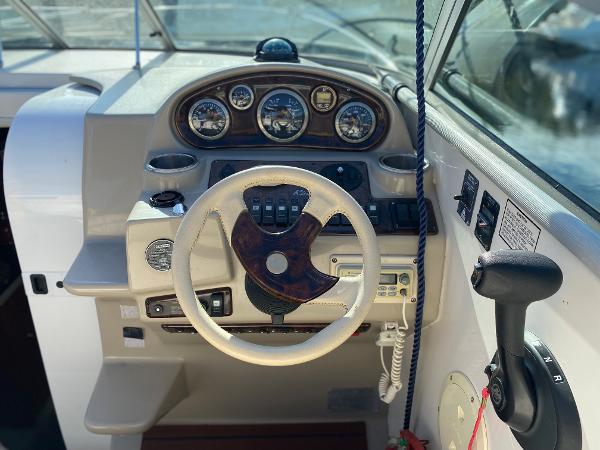 2002 Rinker 270 Fiesta Vee