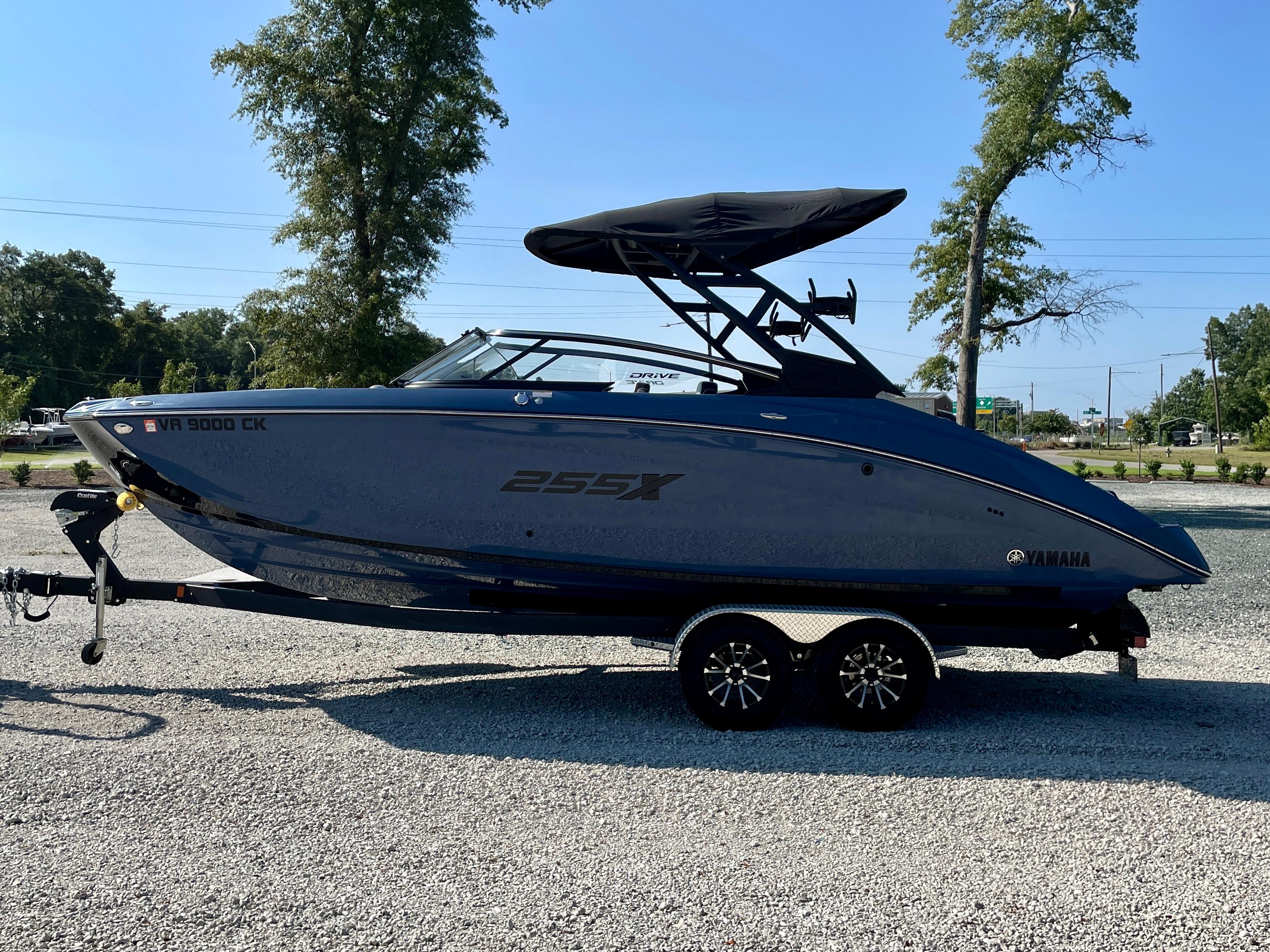 2023 Yamaha Boats 255XD