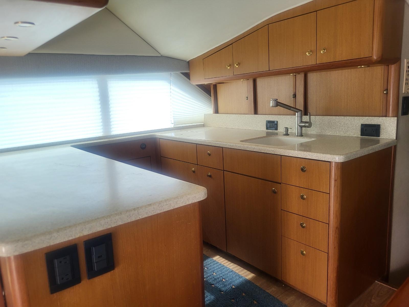 2002-ocean-yachts-52-super-sport-power-9557435-20250514150724436-1_XLARGE
