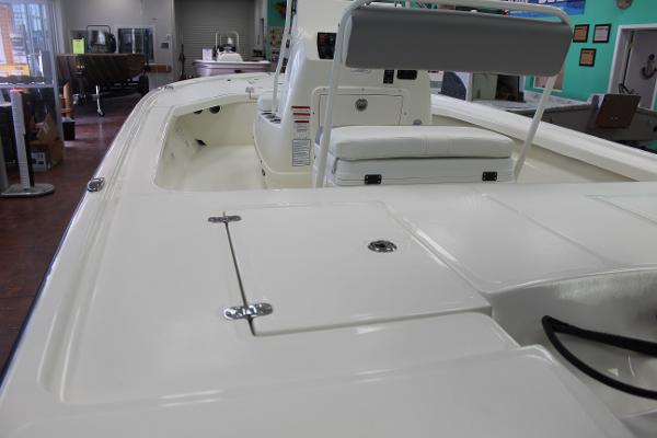 2022 Mako boat for sale, model of the boat is 18 LTS & Image # 7 of 12