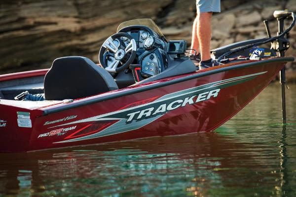 2019 Tracker Boats boat for sale, model of the boat is Pro Team 195 TXW Tournament Edition & Image # 14 of 22