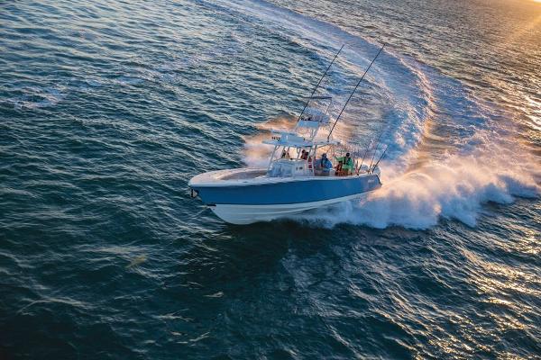2019 Mako boat for sale, model of the boat is 414 CC Sportfish Edition & Image # 5 of 60