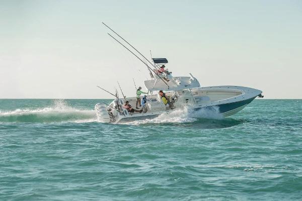 2019 Mako boat for sale, model of the boat is 414 CC Sportfish Edition & Image # 12 of 60