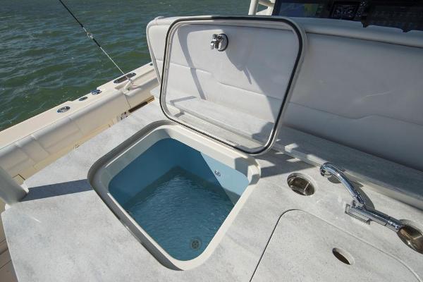 2019 Mako boat for sale, model of the boat is 414 CC Sportfish Edition & Image # 23 of 60