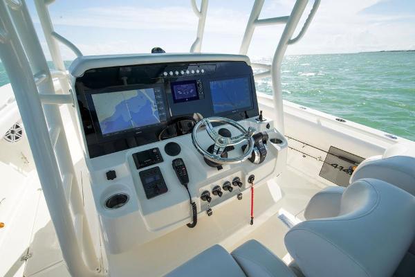 2019 Mako boat for sale, model of the boat is 414 CC Sportfish Edition & Image # 25 of 60