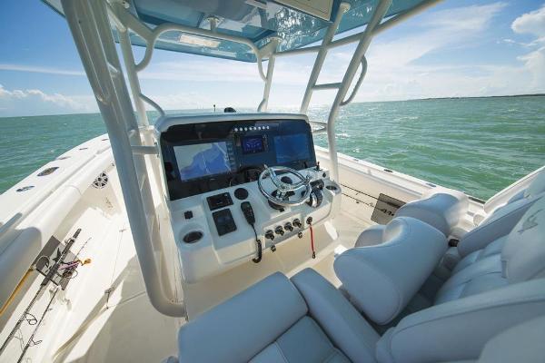 2019 Mako boat for sale, model of the boat is 414 CC Sportfish Edition & Image # 26 of 60