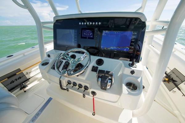 2019 Mako boat for sale, model of the boat is 414 CC Sportfish Edition & Image # 28 of 60