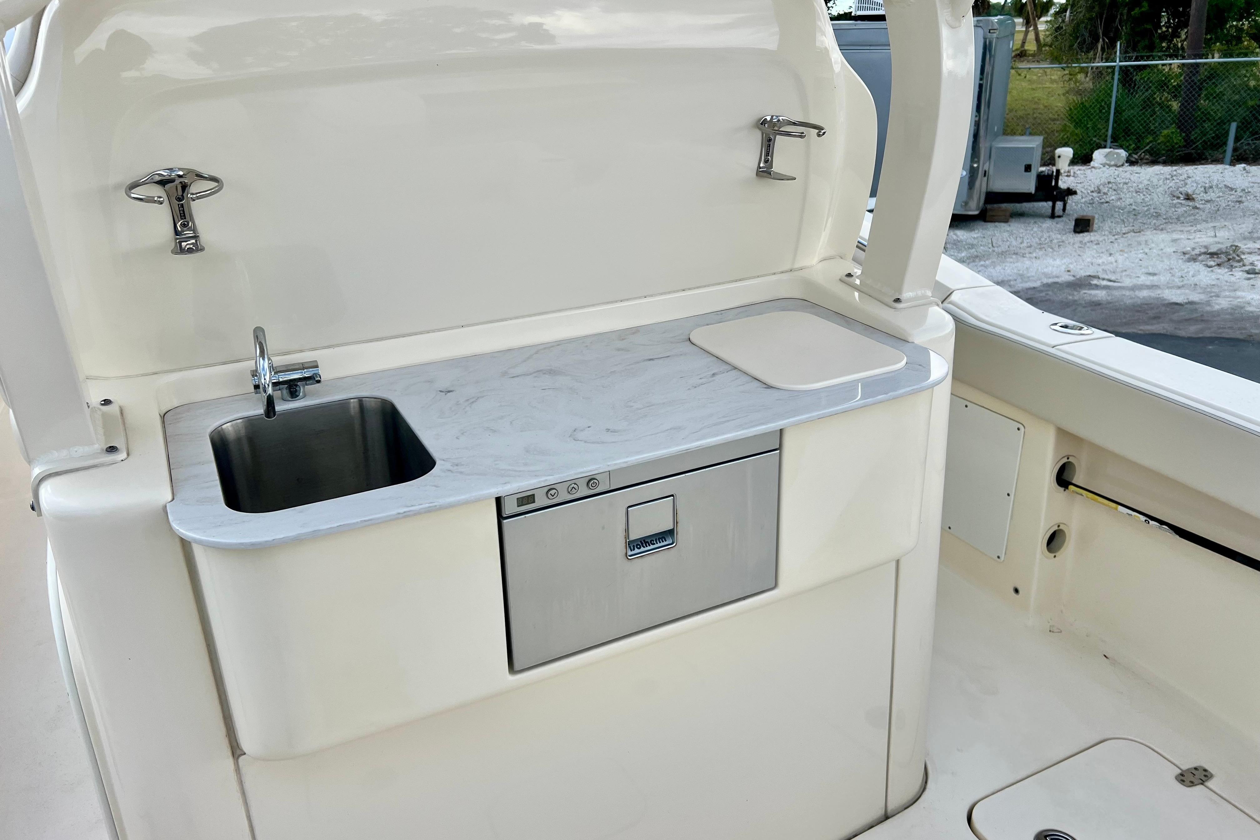 2023 Scout 330 LXF-23