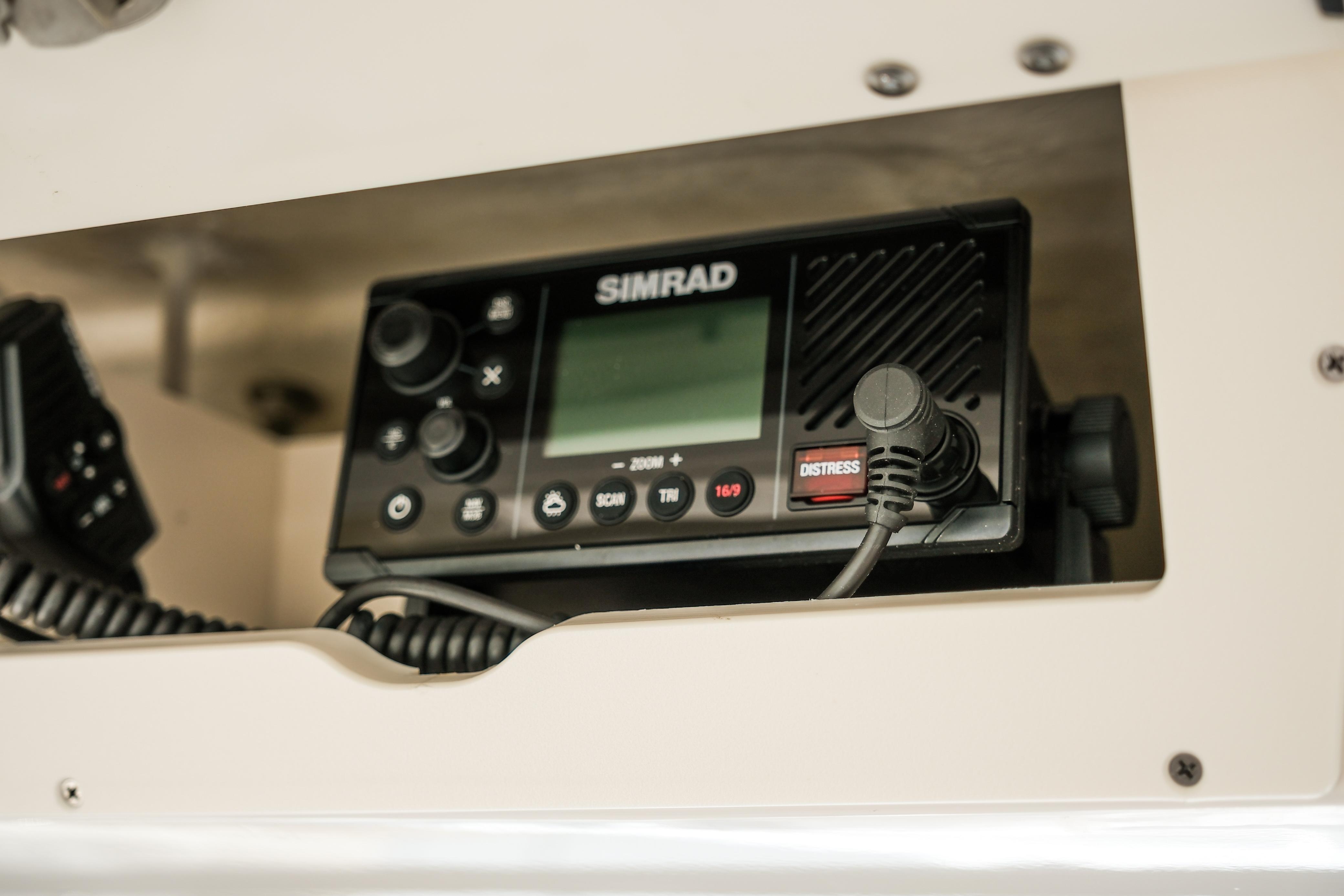 2023-robalo-r302-center-console-power-9817456-20250613121529789-1_XLARGE