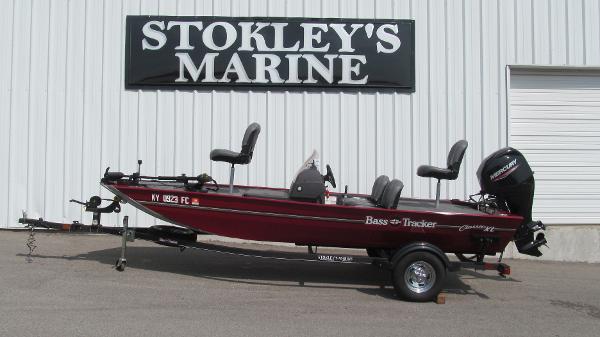 2021 Tracker Boats boat for sale, model of the boat is Bass Tracker Classic XL & Image # 1 of 8