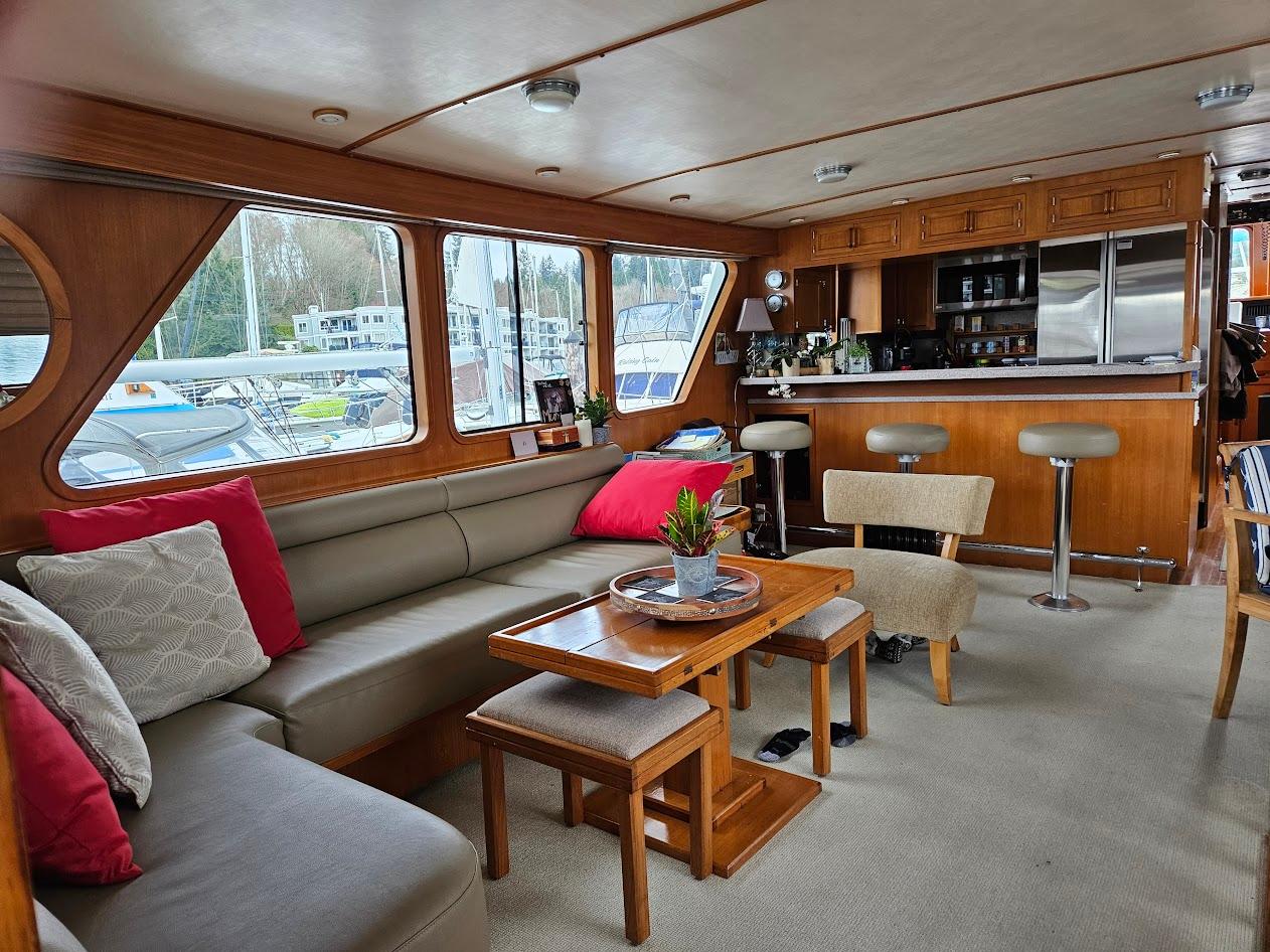DeFever-53 POC 1987 -WA-US-Interior of 1987 DeFever 53 POC yacht with cozy seating and bar area.-9787461 | Thumbnail