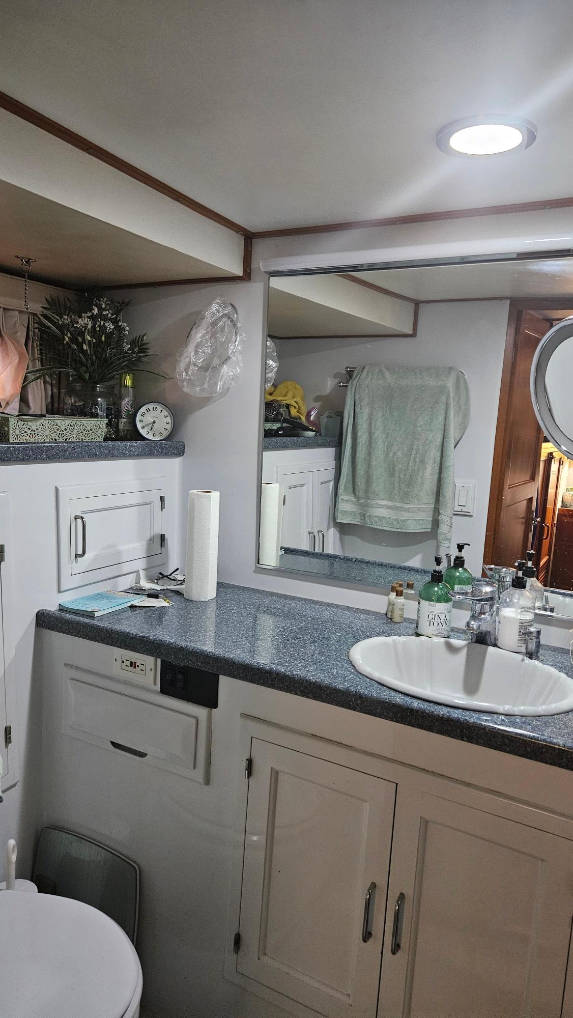 DeFever-53 POC 1987 -WA-US-Bathroom interior of a 1987 DeFever 53 POC yacht with modern amenities.-9787461 | Thumbnail
