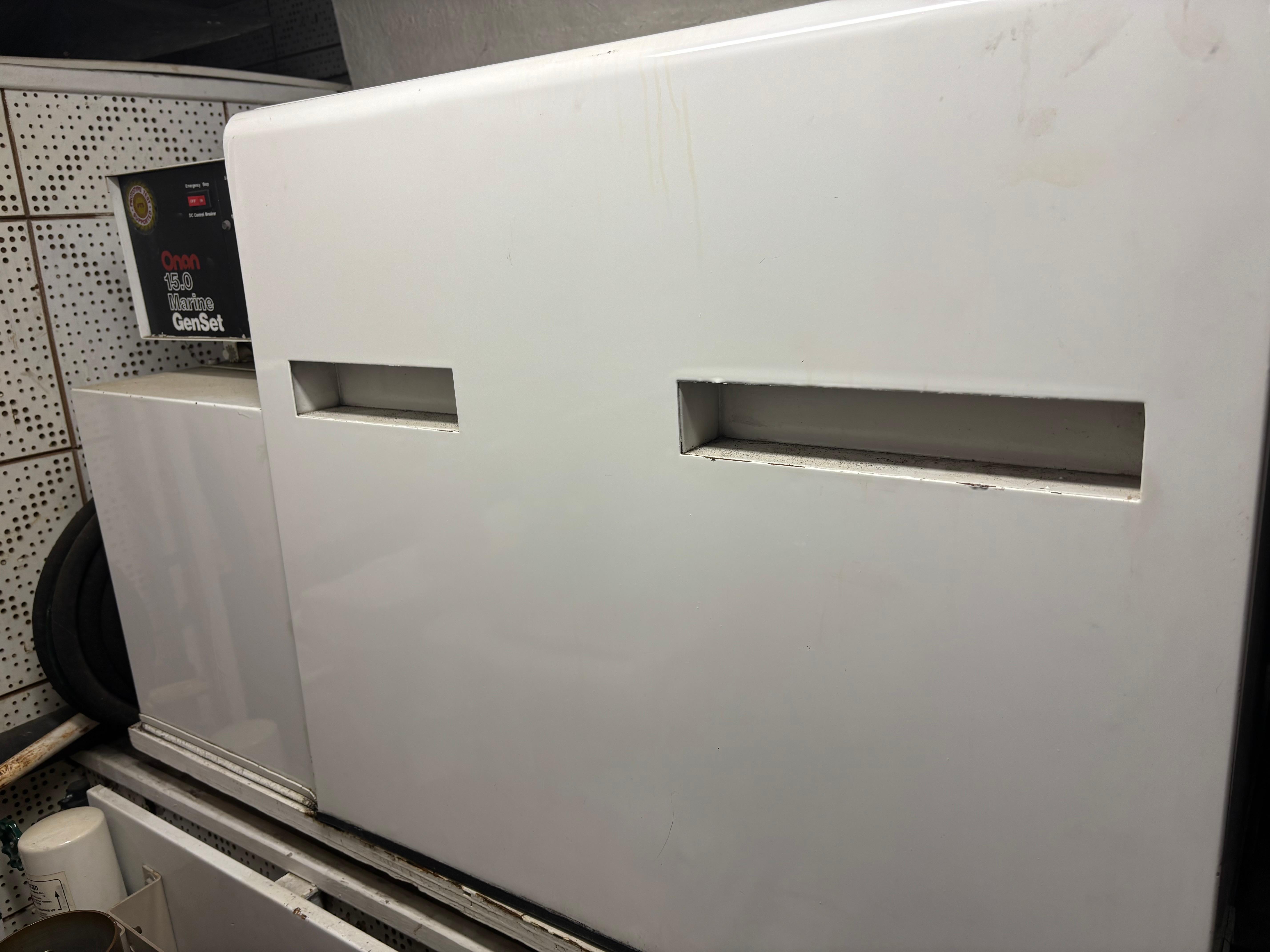 DeFever-53 POC 1987 -WA-US-Engine room of 1987 DeFever 53 POC yacht with generator.-9787461 | Thumbnail