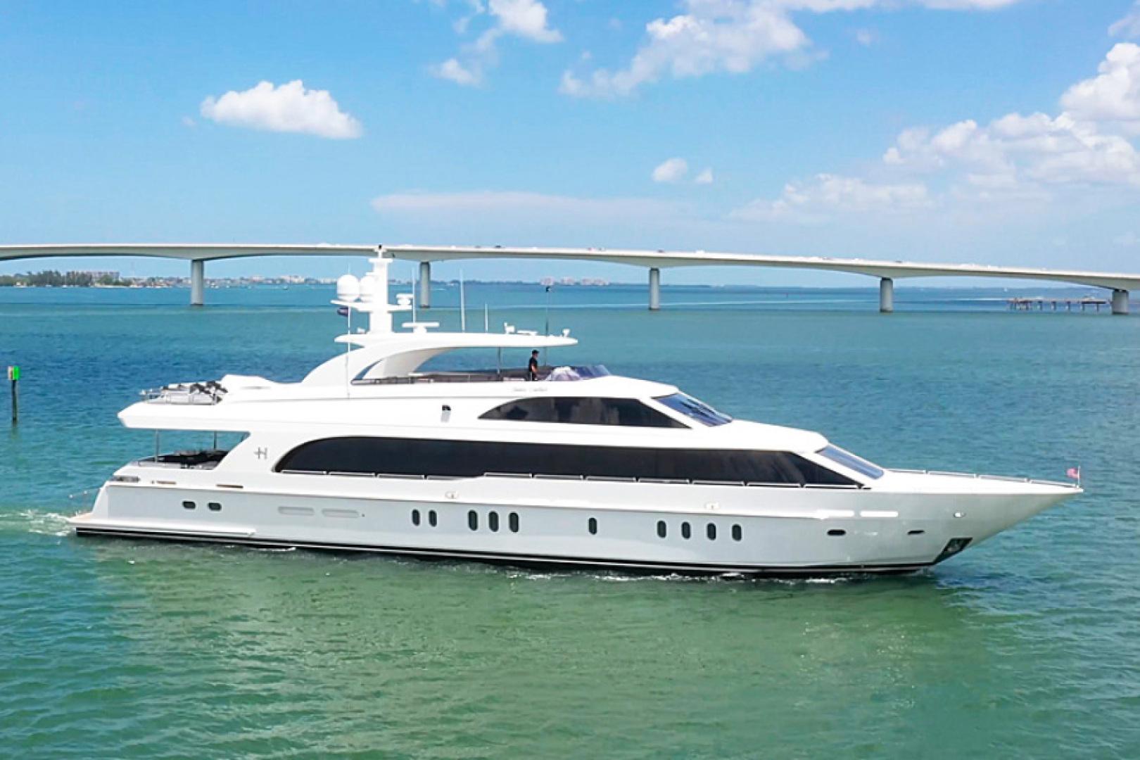 2013 Hargrave 125 Raised Pilothouse Mesmerize