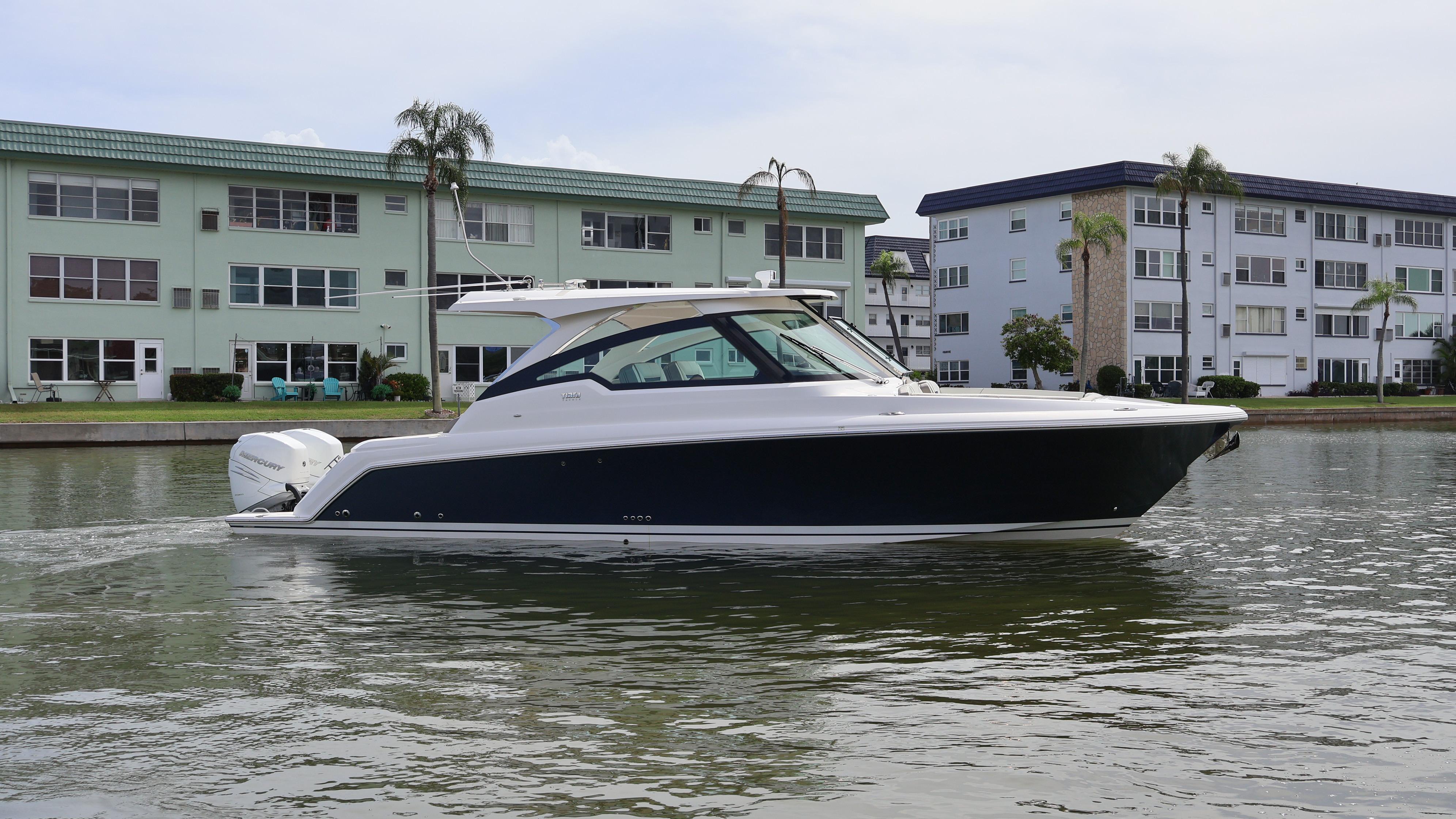 2022 Tiara 34 lx