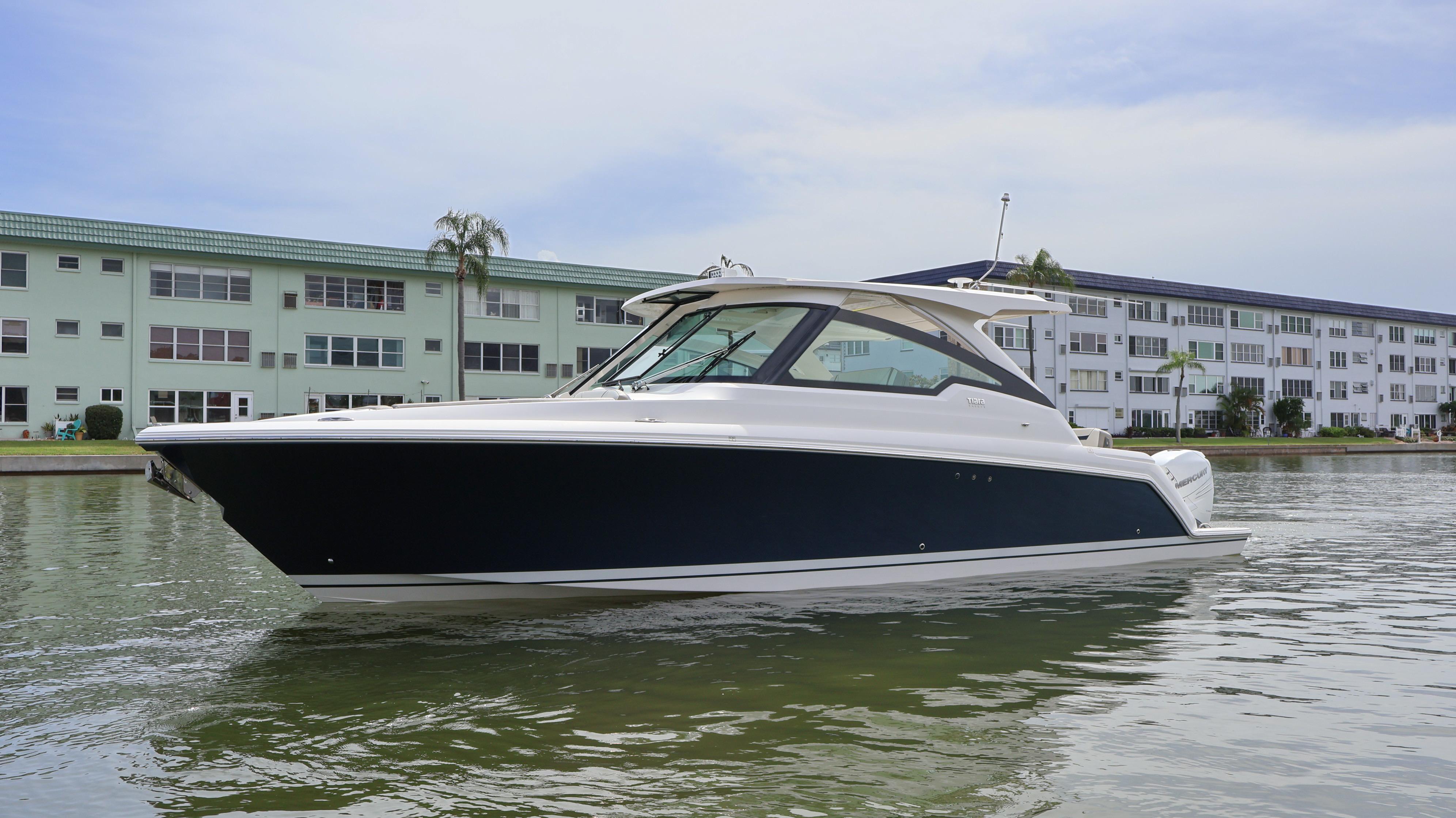 2022 Tiara 34 lx