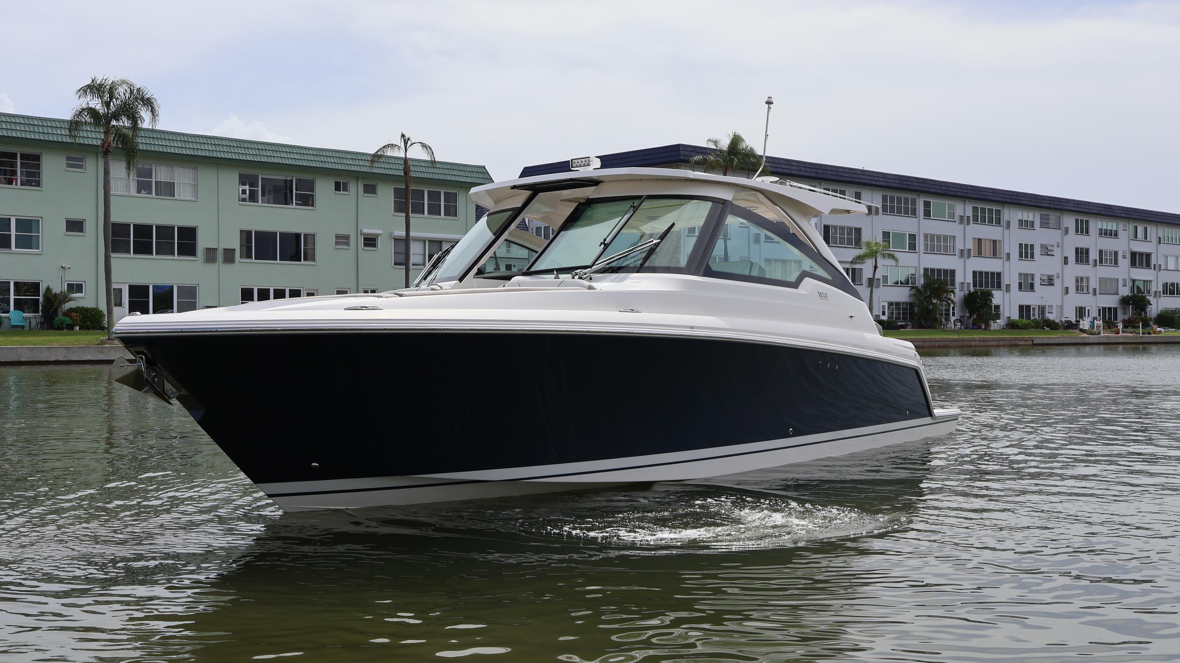 2022 Tiara 34 lx